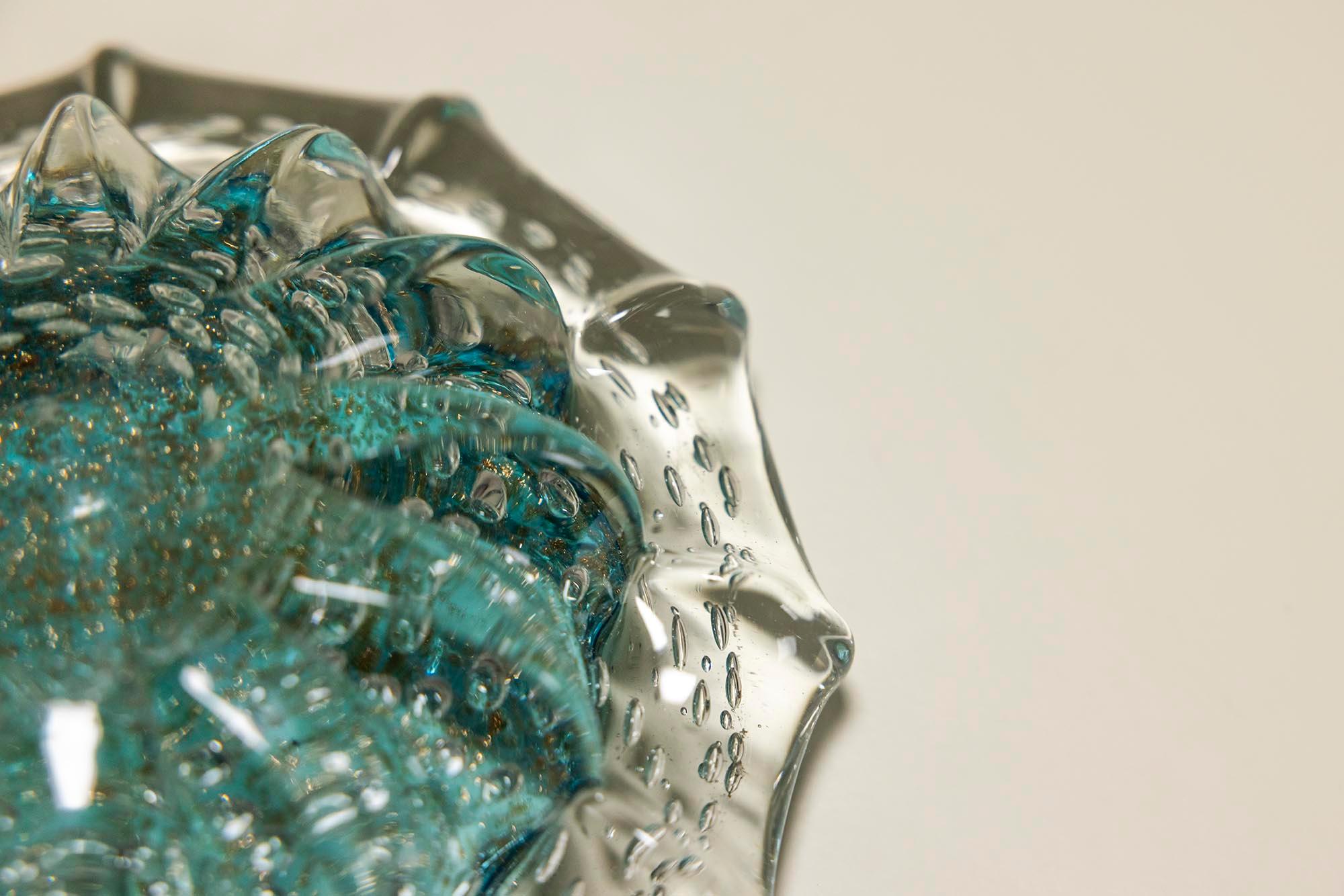 Blaue transparente kleine Murano-Glasschale, Italien 1950er Jahre (Muranoglas) im Angebot