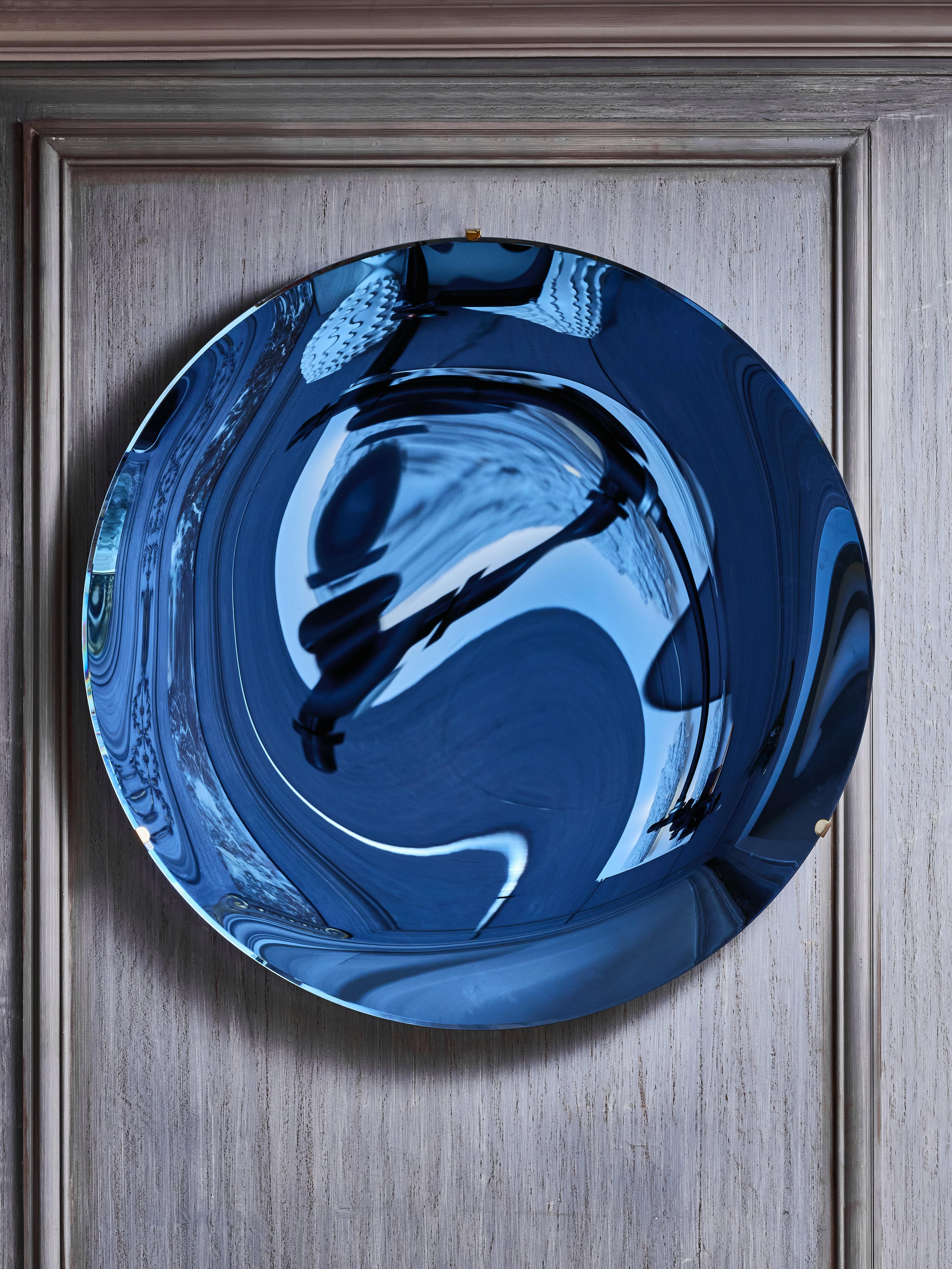 Mid-Century Modern Miroir concave bleu en vente