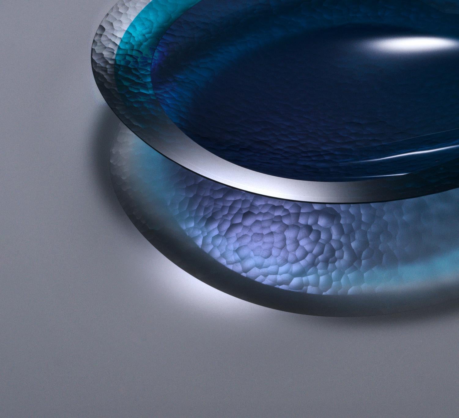 Blaue zeitgenössische Glasskulptur, Tim Rawlinson im Zustand „Neu“ im Angebot in New York, NY