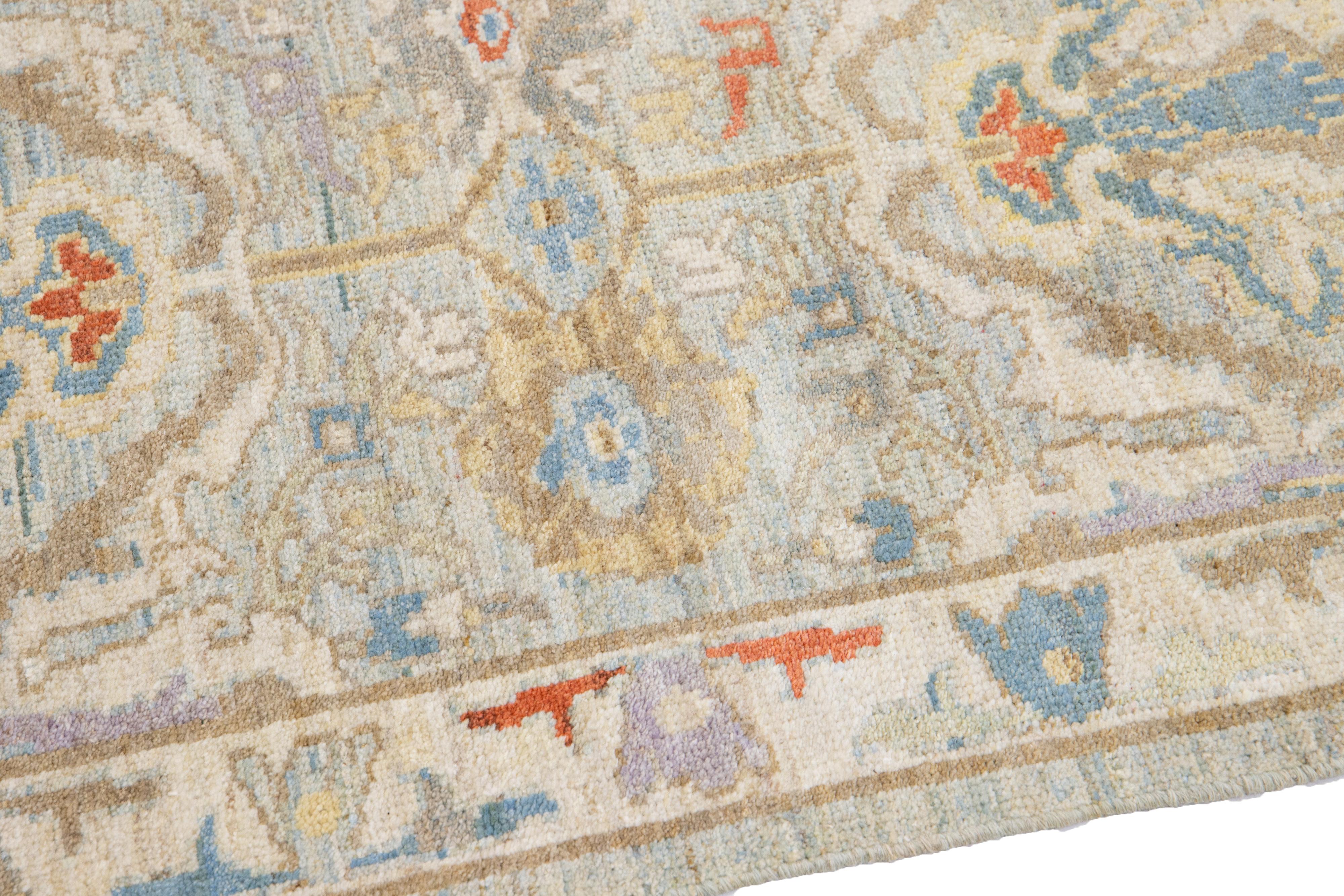 Blue Contemporary Mahal Handmade Wool Runner with Floral Motif In New Condition For Sale In Norwalk, CT