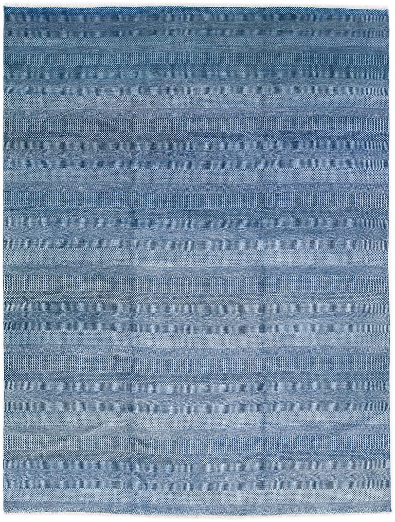 Blue Contemporary Savannah Wool Rug with Geometric Pattern For Sale at