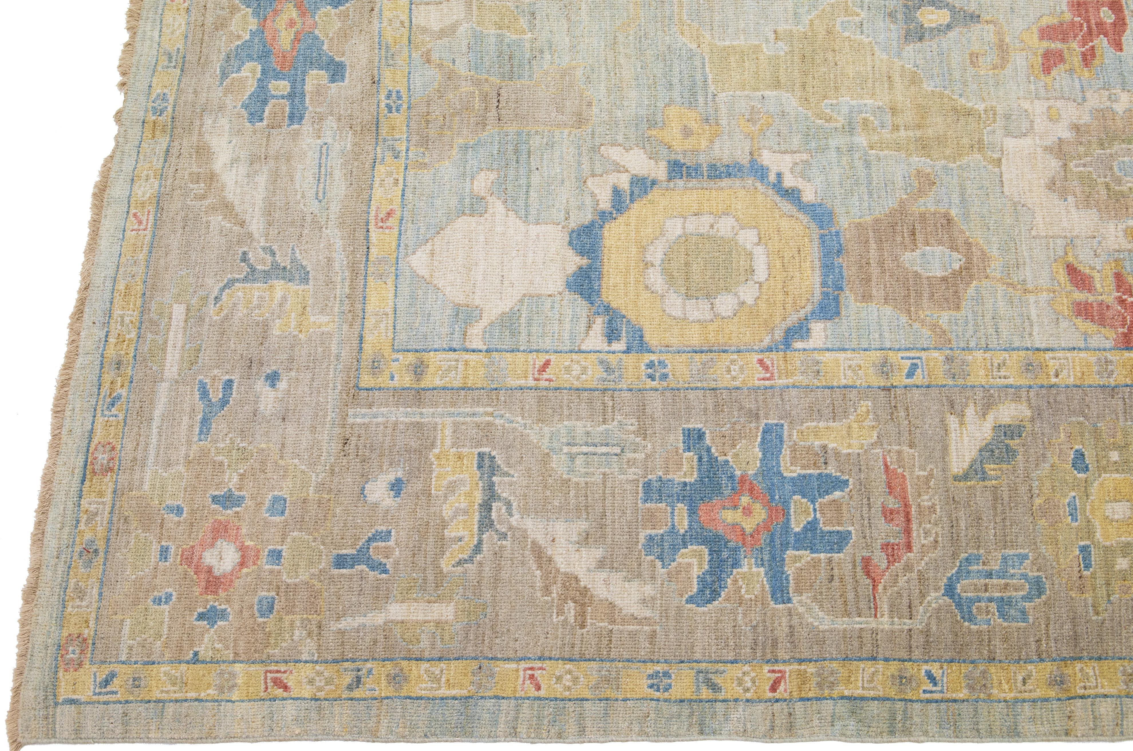 Blue Contemporary Sultanabad Handmade Floral Motif Wool Rug In New Condition For Sale In Norwalk, CT