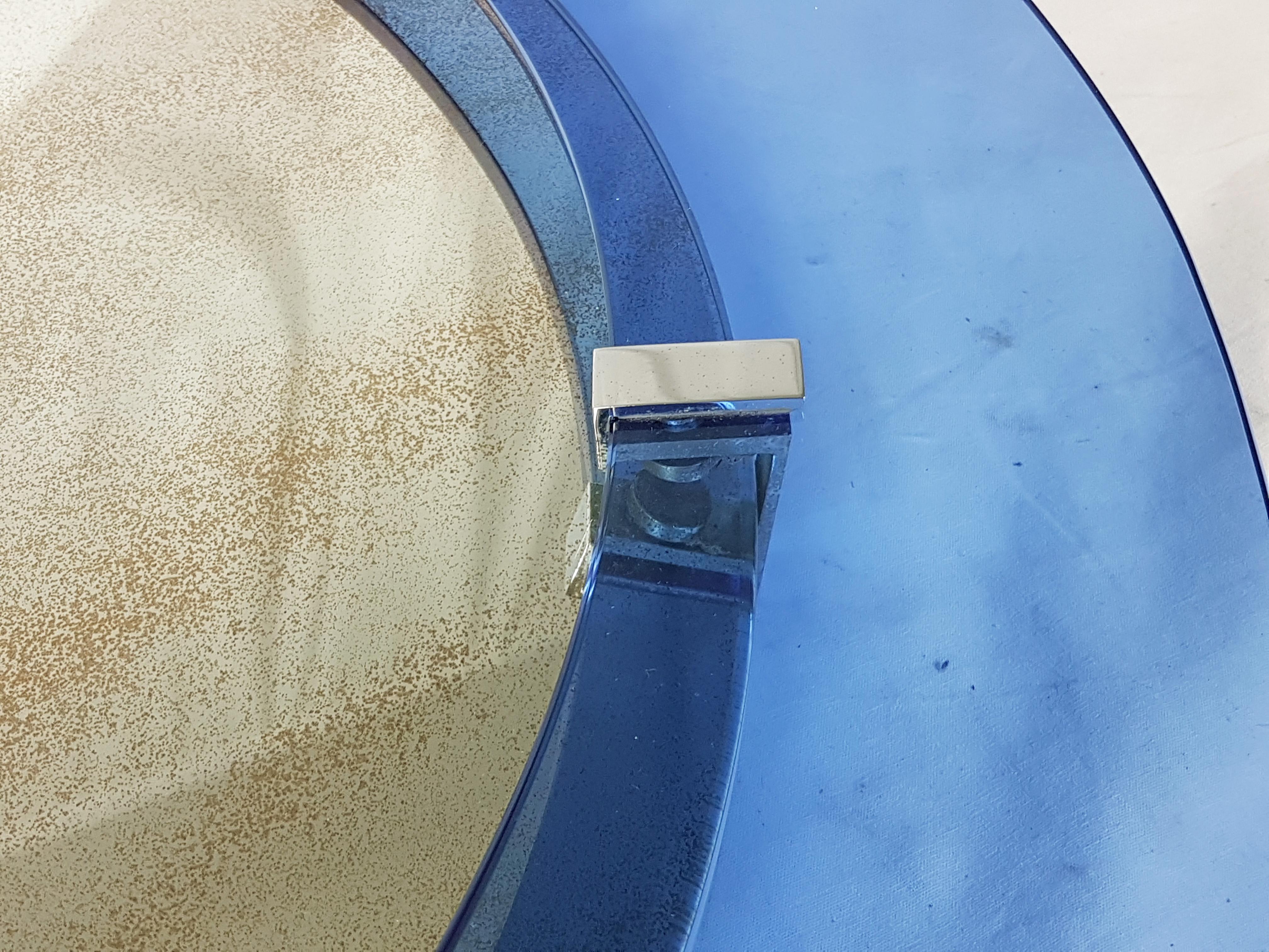Runder spiegel aus blauem konvexem glas und verchromtem metall von Veca (Mitte des 20. Jahrhunderts) im Angebot