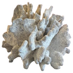 Escultura orgánica de coral azul