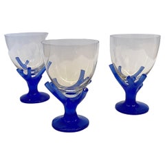 Verres "Trapani" en corail bleu par Garouste et Bonetti pour Daum, France, années 1980.