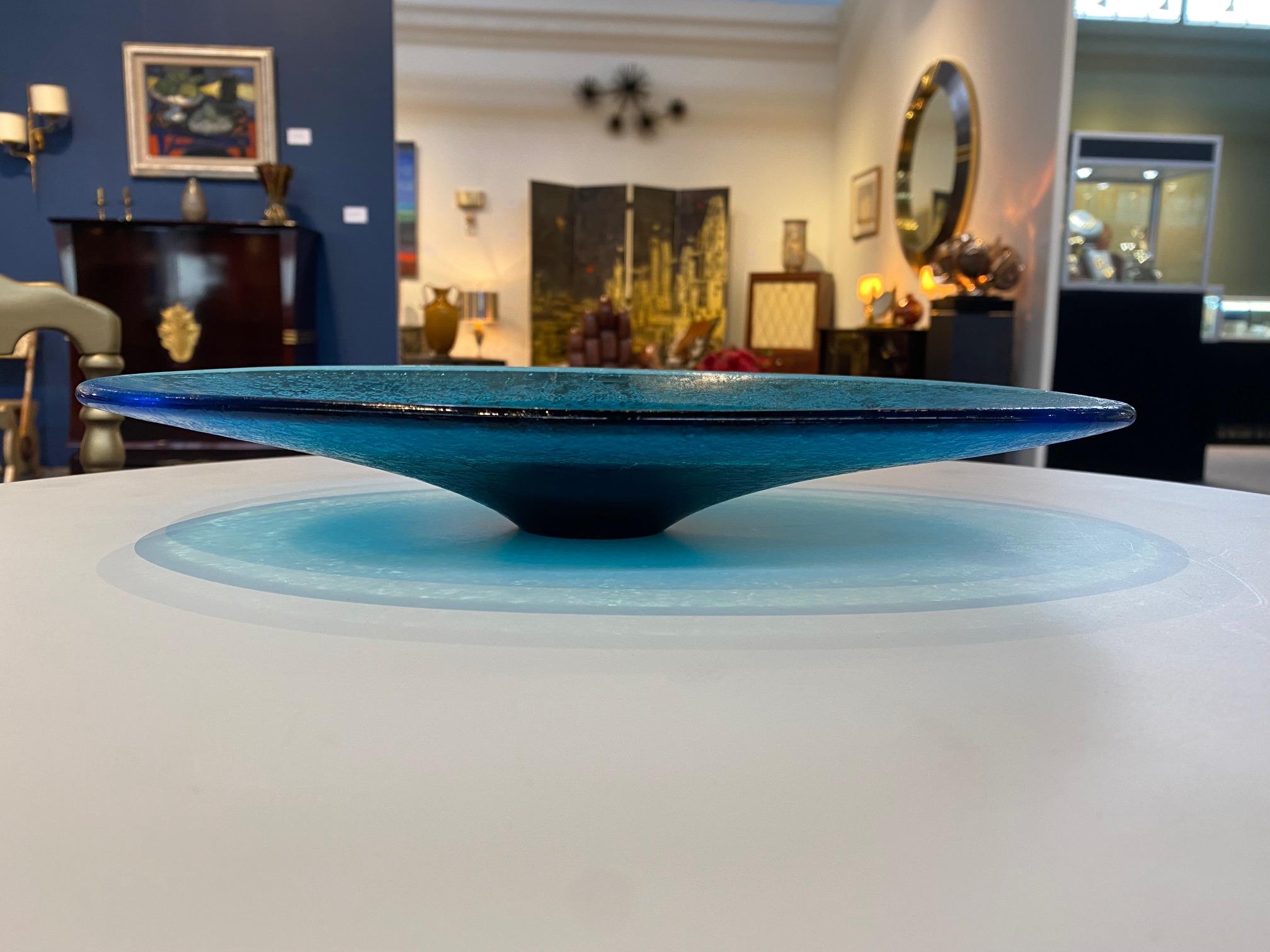 Schale aus blauem Corroso Murano Glas im Angebot 1