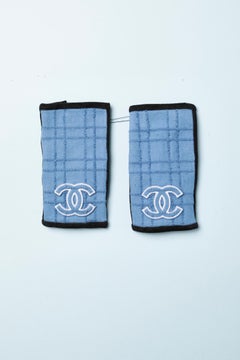 Fäustlinge aus blauer Baumwolle und schwarzem Wildleder mit "Double C" Logo Chanel
