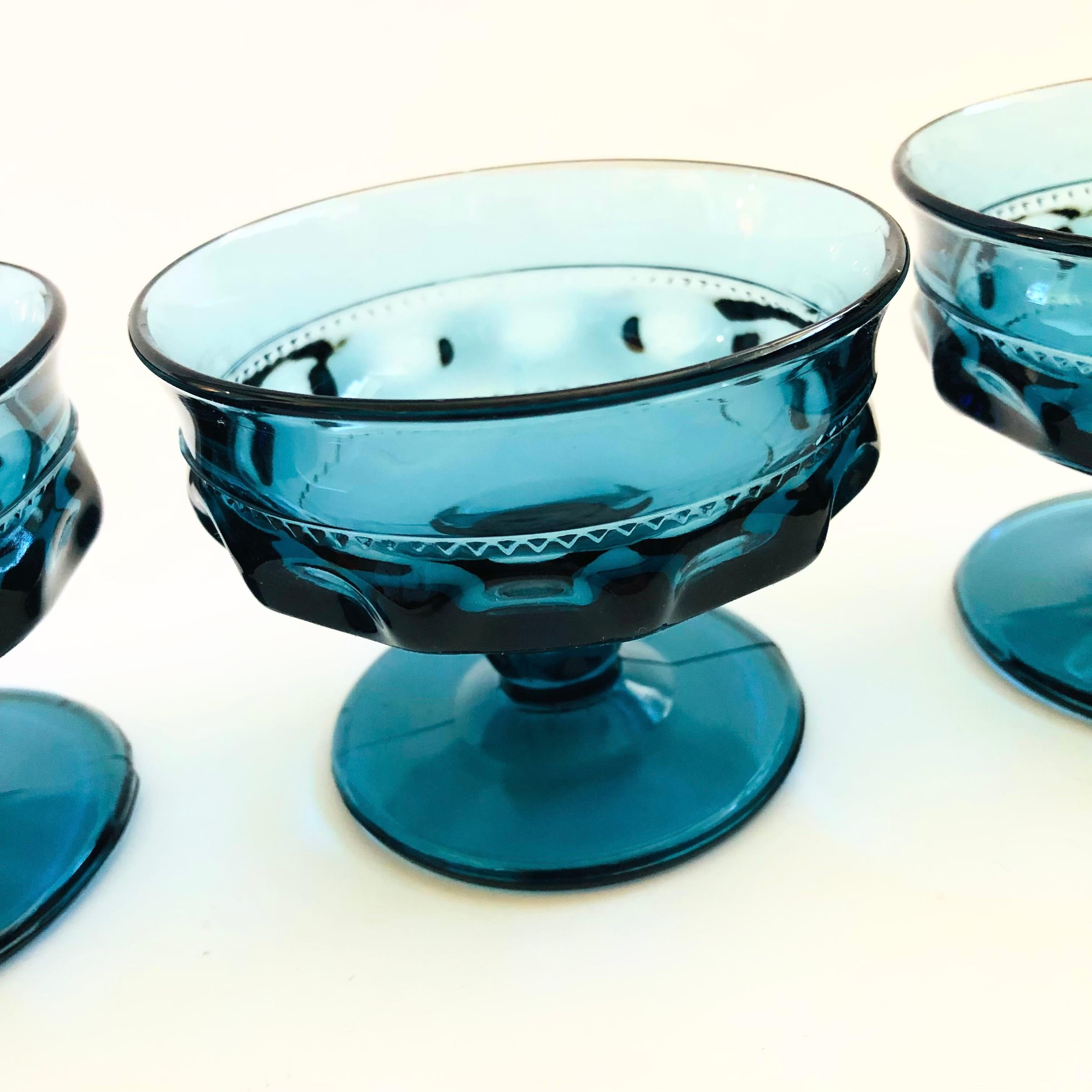 Blue Coupe Glasses - Set of 4 - Kings Crown Indiana Glass In Good Condition In Fairfield, CA