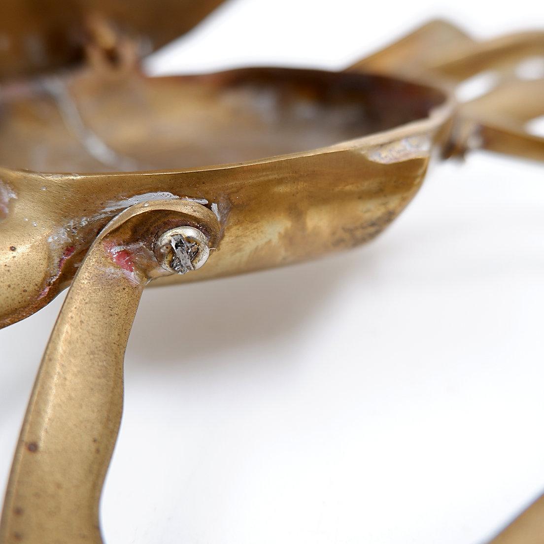 Coréen Boîte à bibelots en laiton en forme de crabe bleu, années 1960 en vente