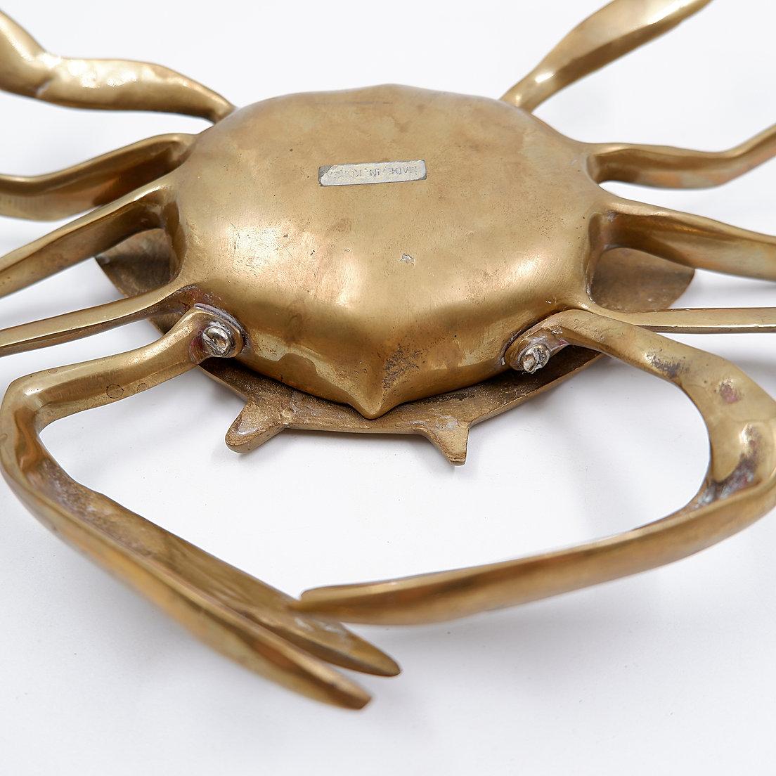 Boîte à bibelots en laiton en forme de crabe bleu, années 1960 en vente 2