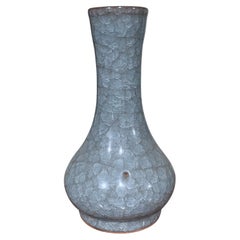 Vase à col cheminée classique en céramique, glaçure craquelée bleue, Chine, Contemporain