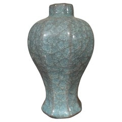 Vase hexagonal en céramique à glaçure craquelée bleue, Chine, Contemporain