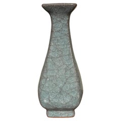 Quadratische Keramikvase mit blauer Craquelé-Glasur, China, Contemporary