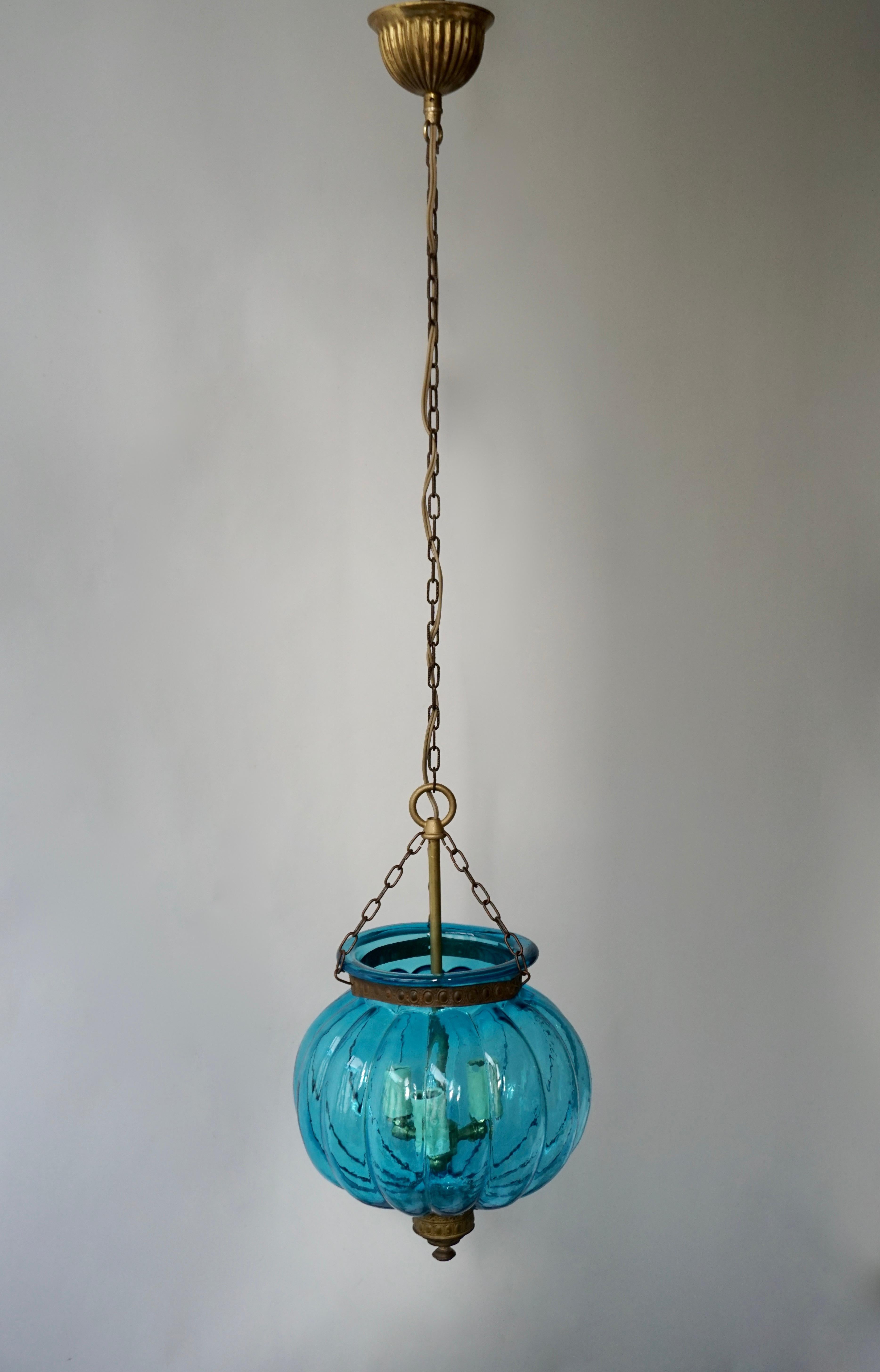 Lampe à suspension en cristal bleu de Val St. Lambert Bon état - En vente à Antwerp, BE