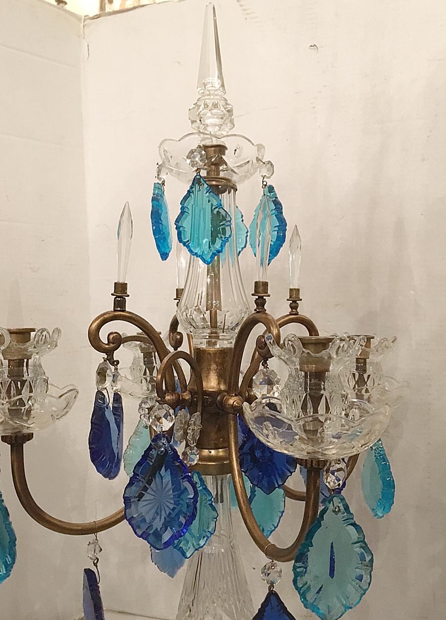 Blaue blaue Kristalle Französisch Kandelaber (20. Jahrhundert) im Angebot