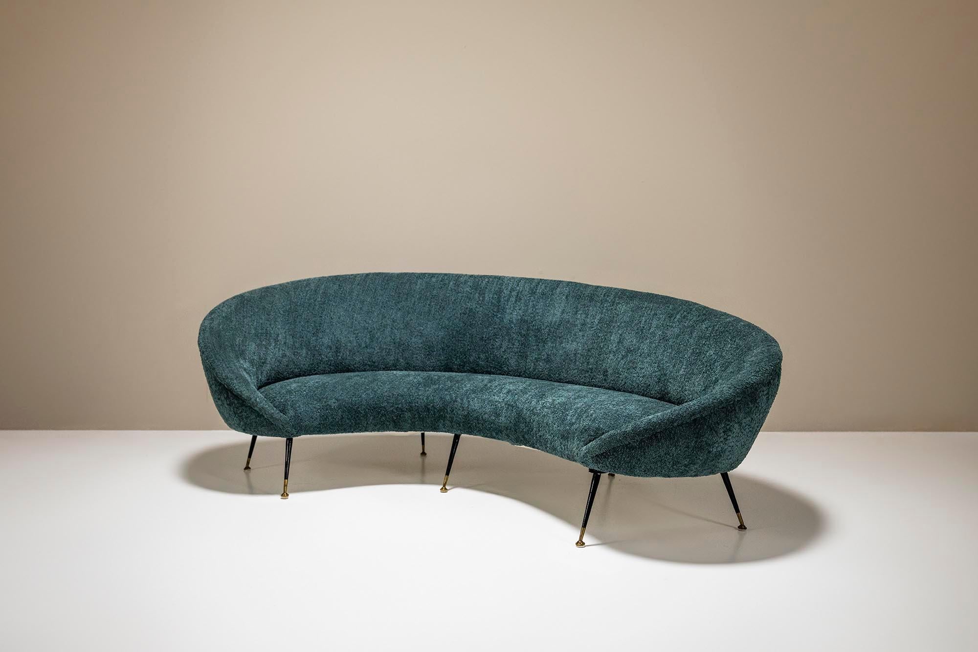 Canapé courbé dans le style de Federico Munari, Italie, années 1950 Bon état - En vente à Hellouw, NL