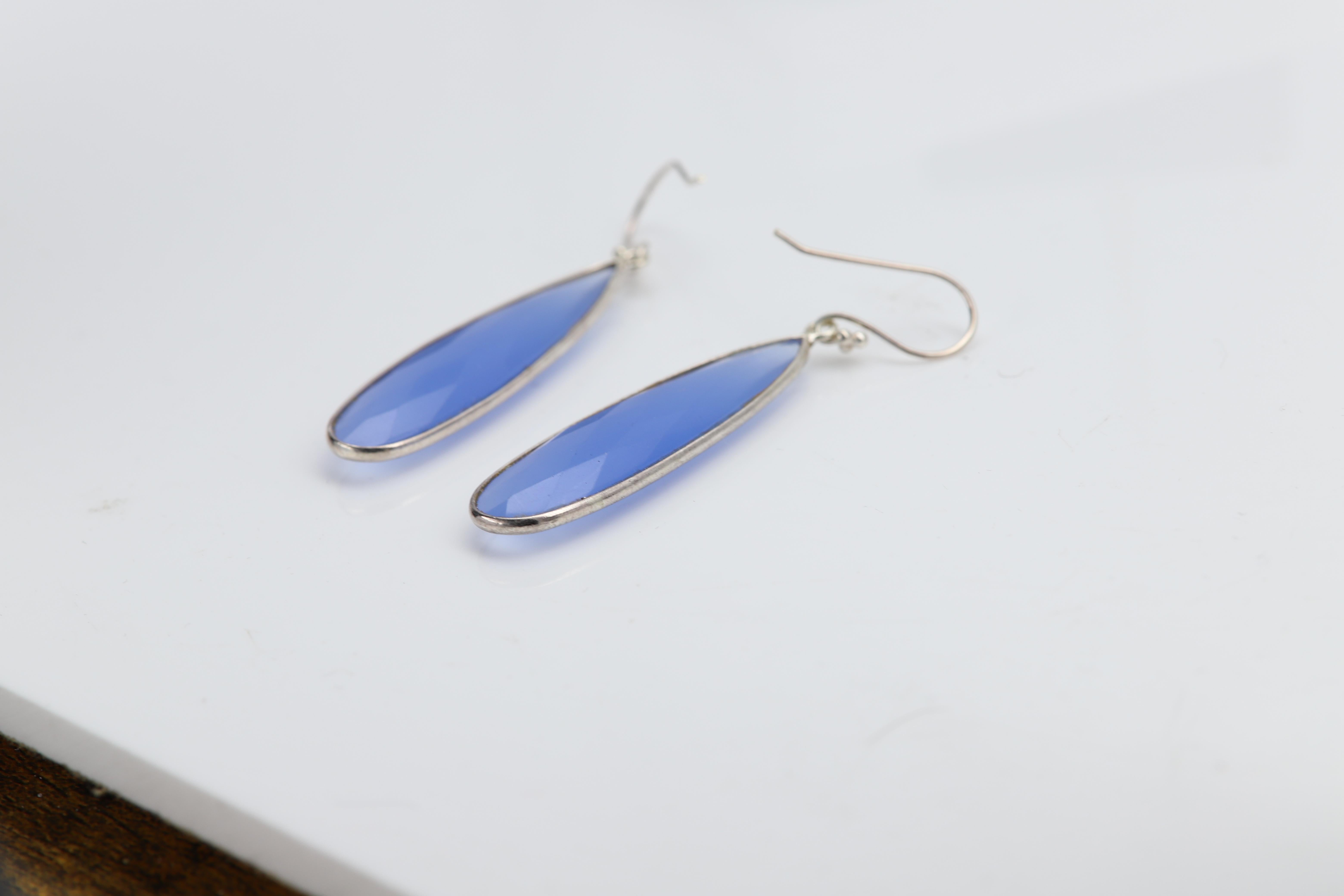 Orecchini blu a pendente A. Silver Orecchino a lampadario in calcedonio in vendita 2