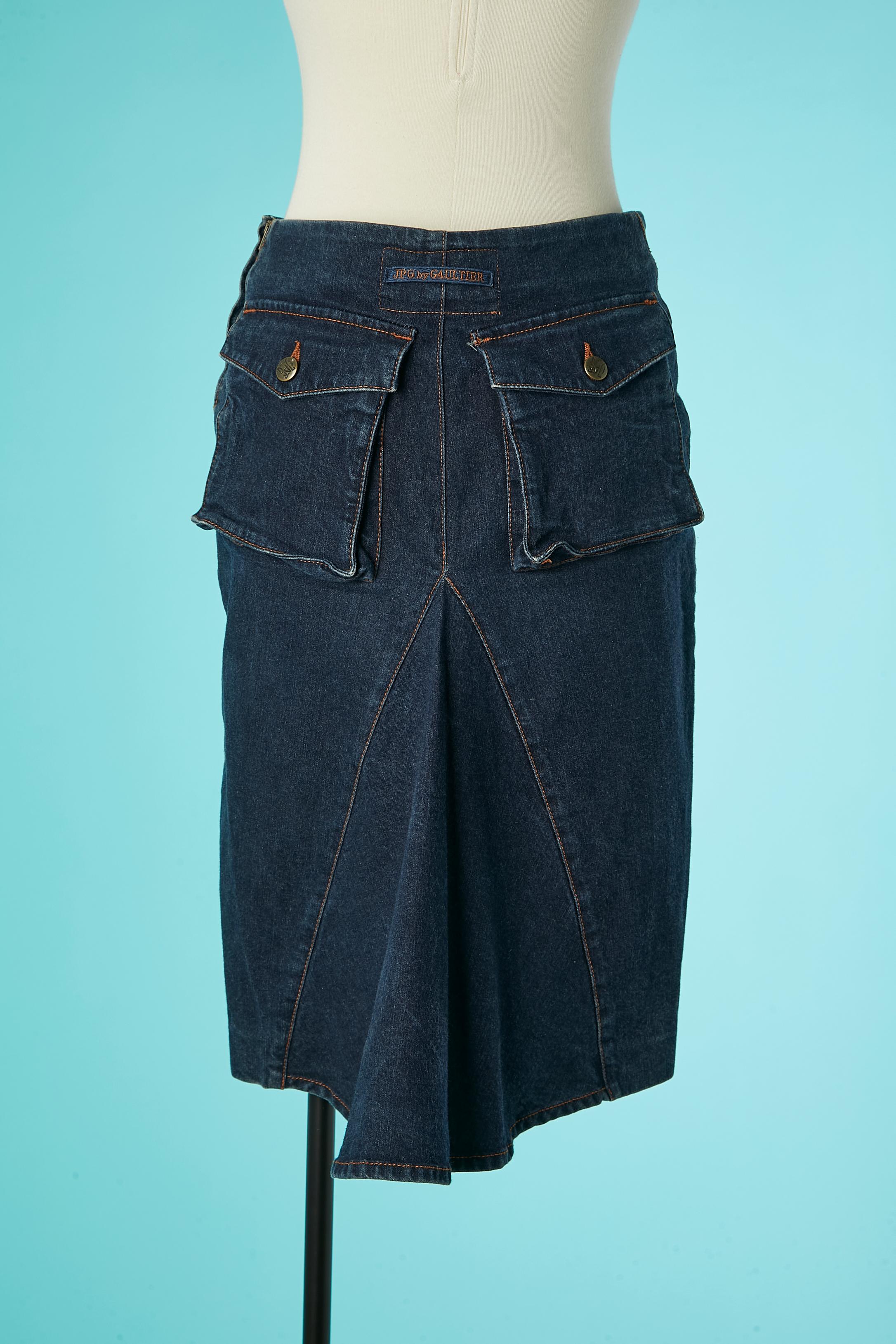 Blue denim skirt with cutwork on the back JPG Jean's  In Excellent Condition For Sale In Saint-Ouen-Sur-Seine, FR