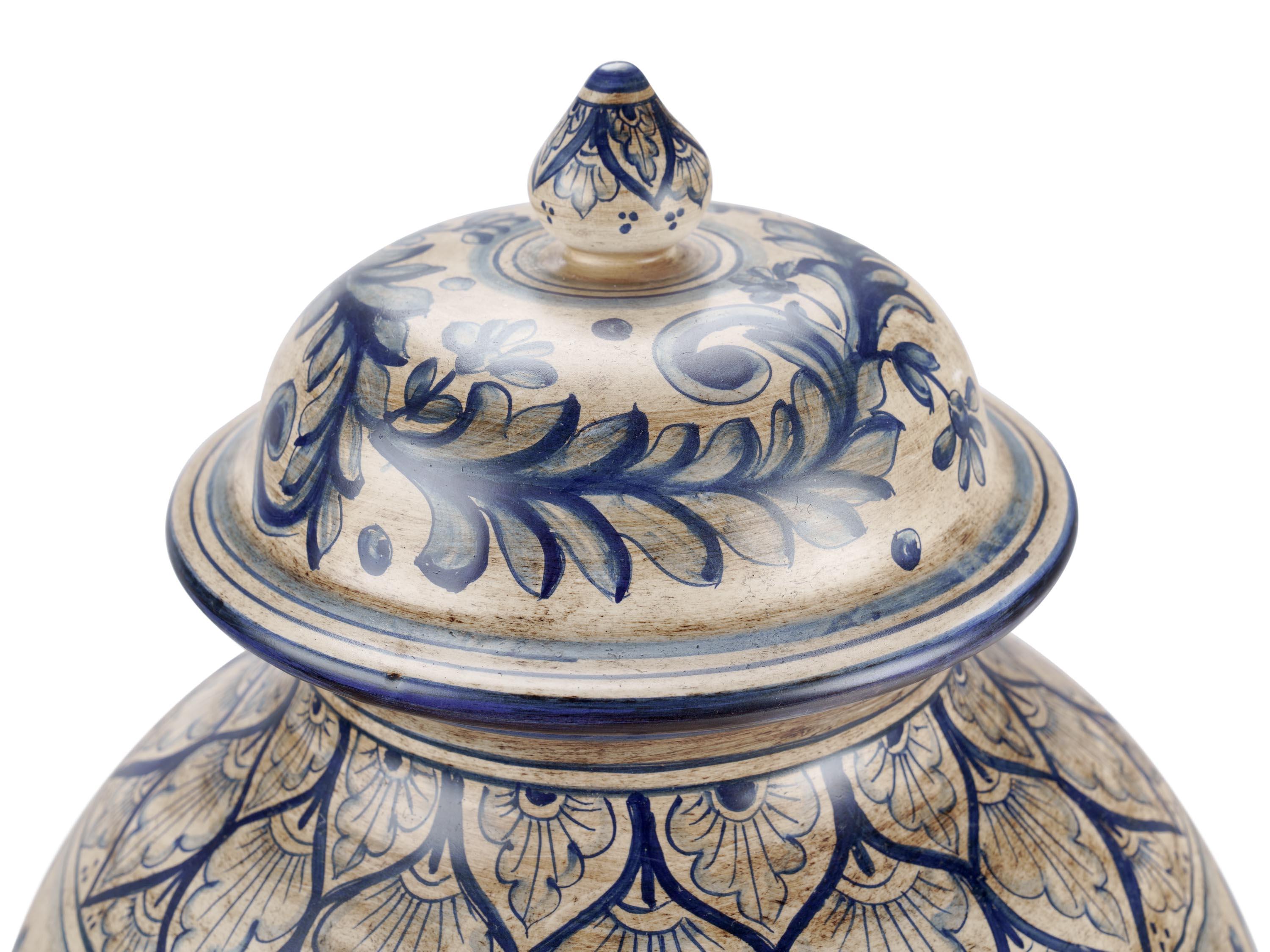 Blue Deruta Antiqued Potiche Jar Majolica Vase, Blue Peacock, Hand Painted Italy For Sale 3