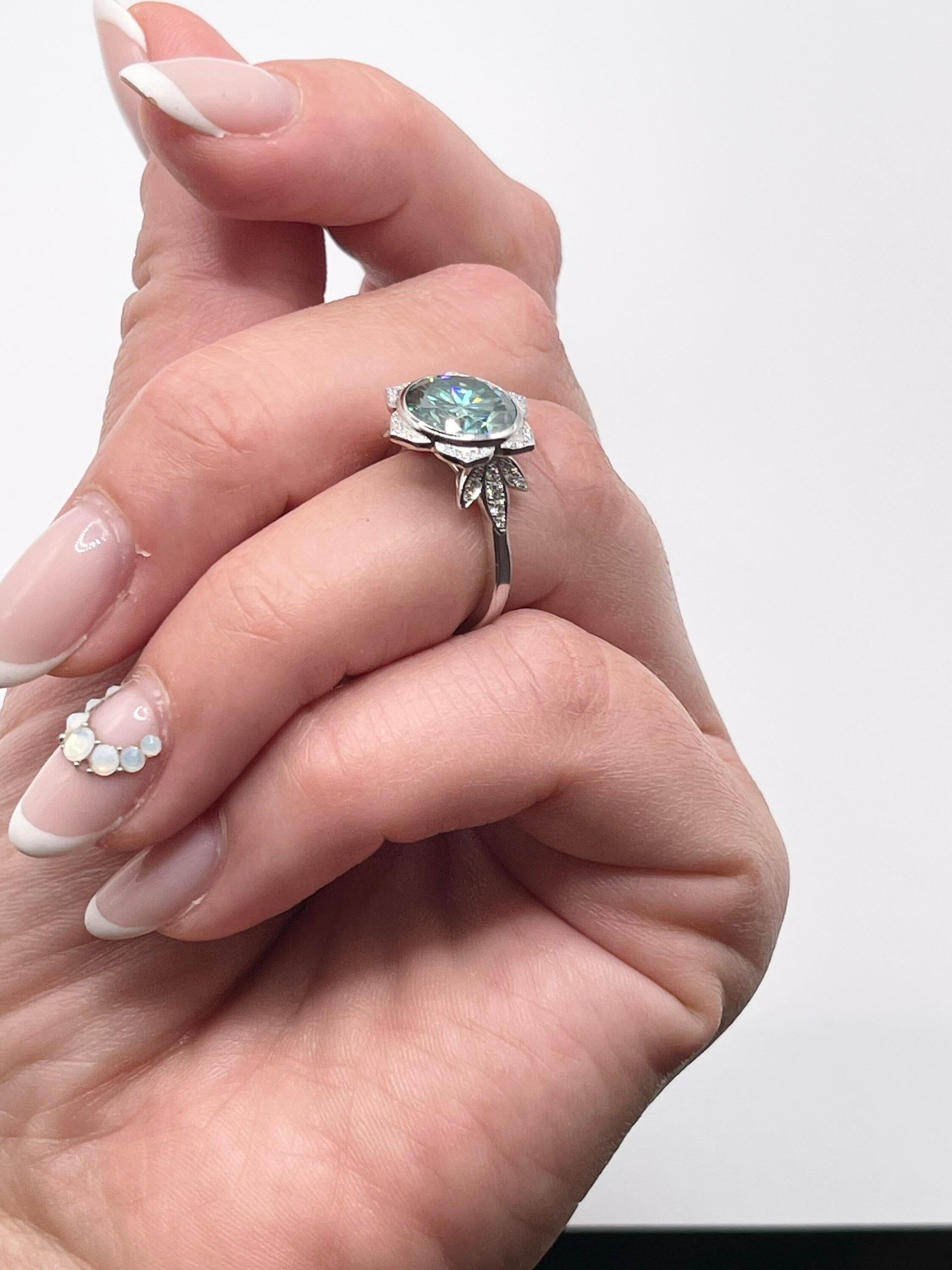Blauer Diamantring Sonnenblumen Moisanit Diamantring 18KT Weißgold Cocktail Rin für Damen oder Herren im Angebot