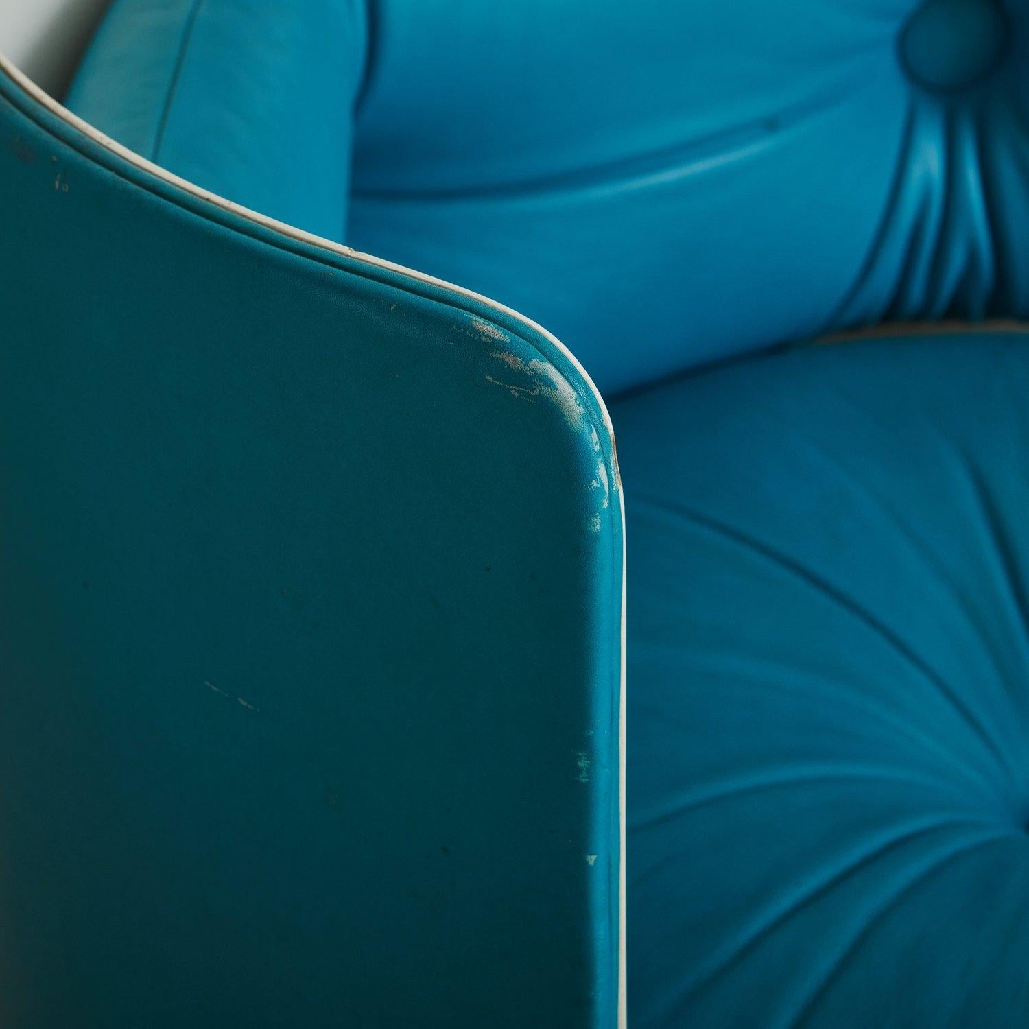 Leather Blue ‘Dilly Dally’ Chair by Luigi Massoni for Poltrona Frau, Italy 1968 For Sale