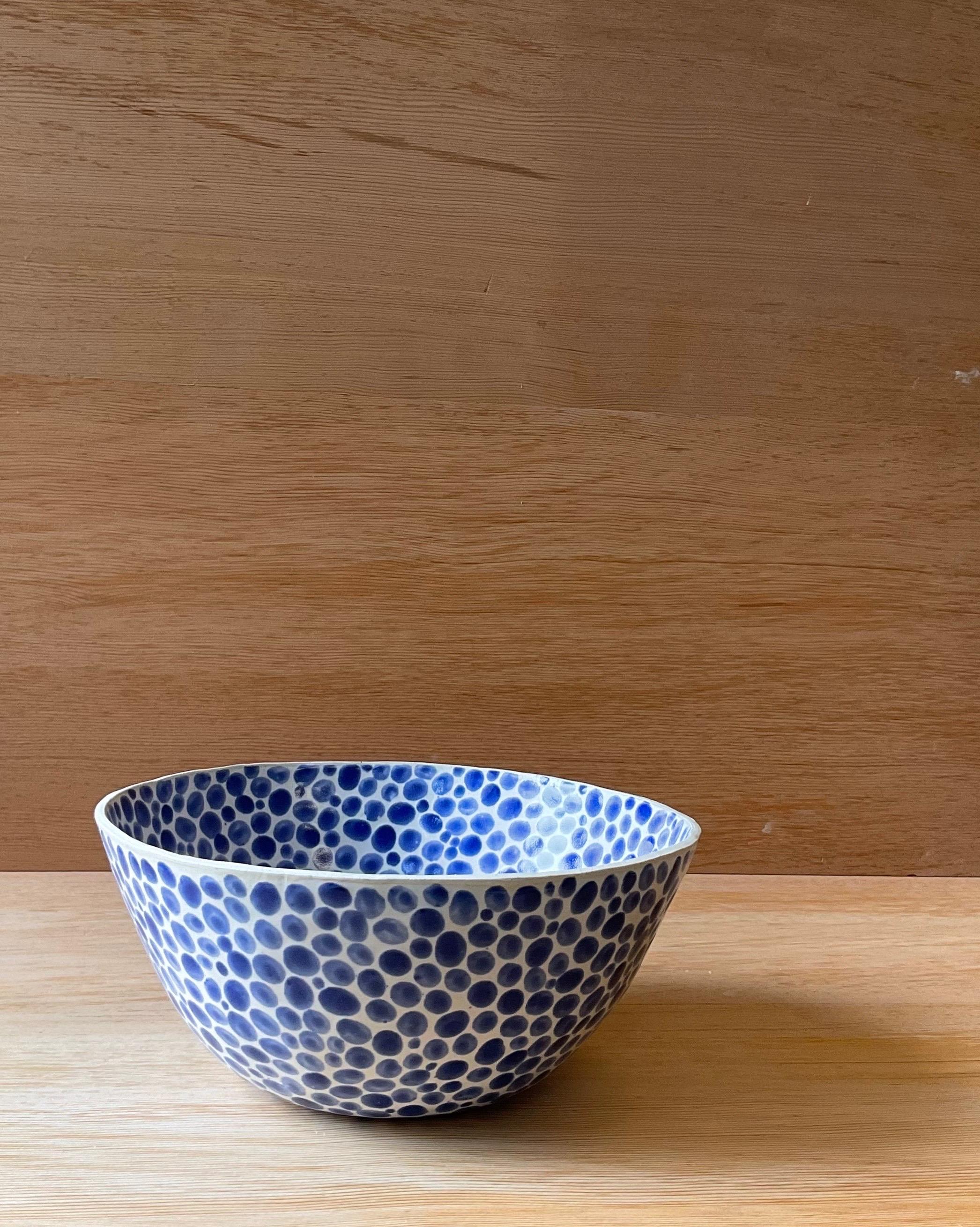 Blue Dots on White Stoneware Fruit Bowl 3
