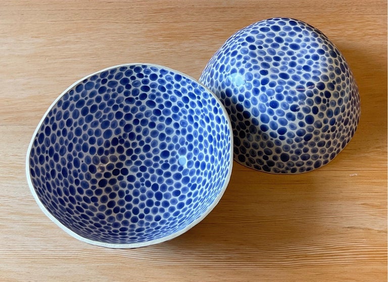 Blue Dots on White Stoneware Fruit Bowl For Sale 5