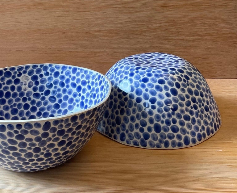 Blue Dots on White Stoneware Fruit Bowl For Sale 6