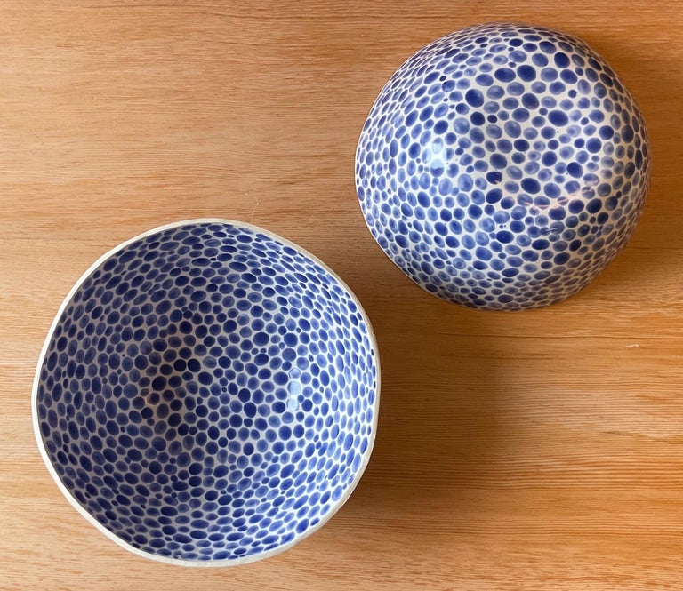 Blue Dots on White Stoneware Fruit Bowl For Sale 1