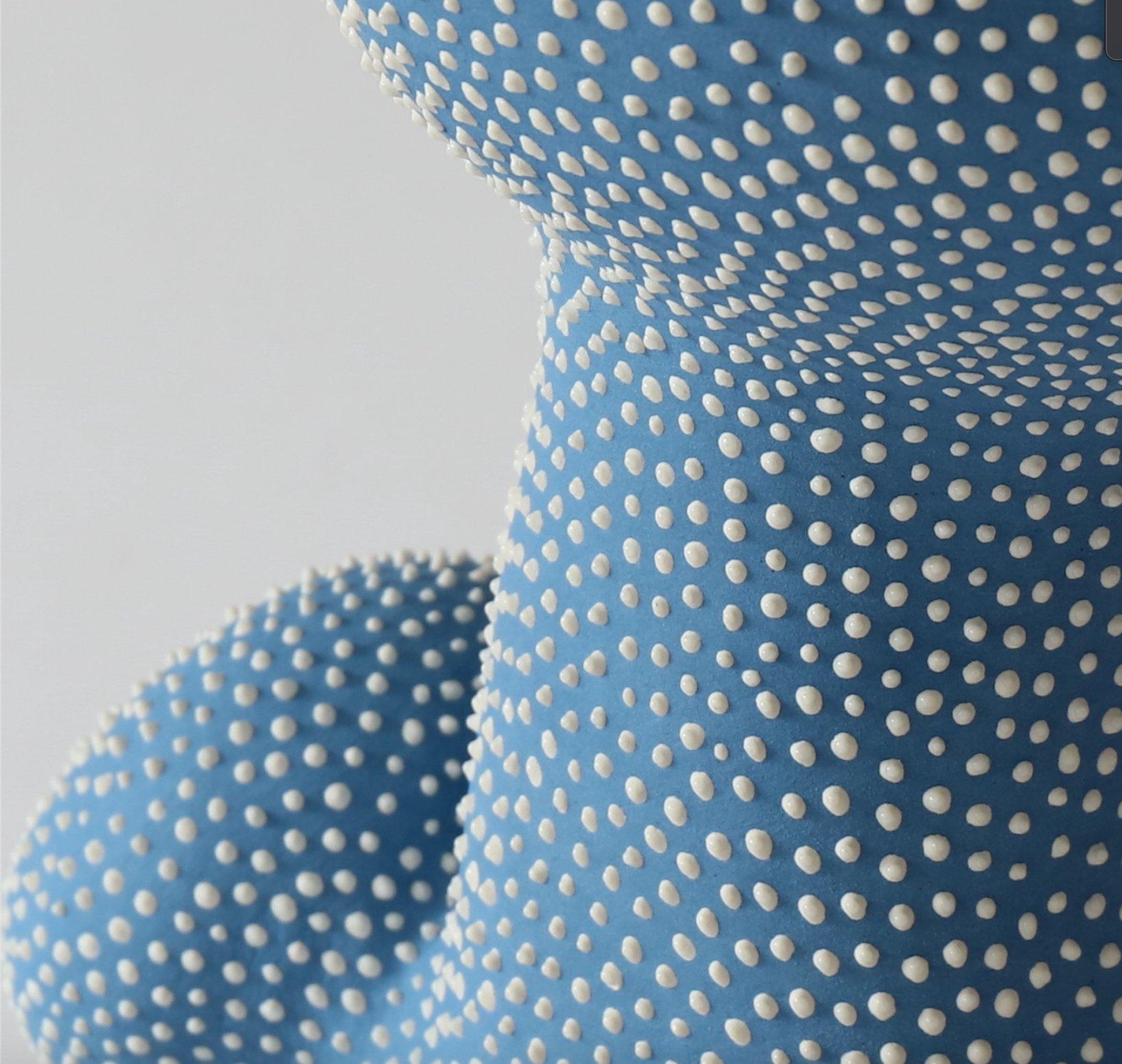 Escultura abstracta de puntos azules, Lone Skov Madsen en Nuevo estado para la venta en New York, NY