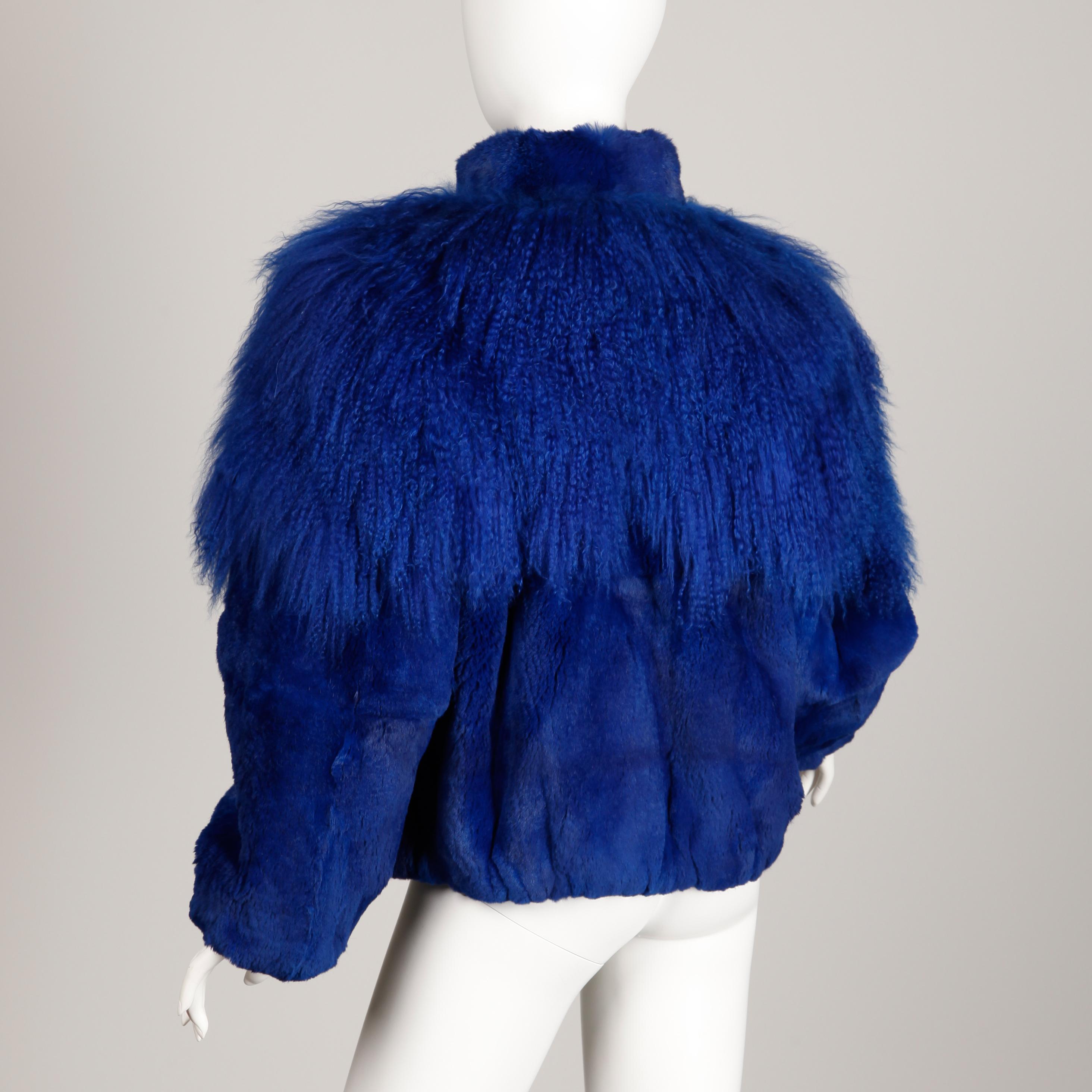 Blau gefärbtes mongolisches Lamm + geschorenes Kaninchenfell Jacke im Zustand „Hervorragend“ im Angebot in Sparks, NV