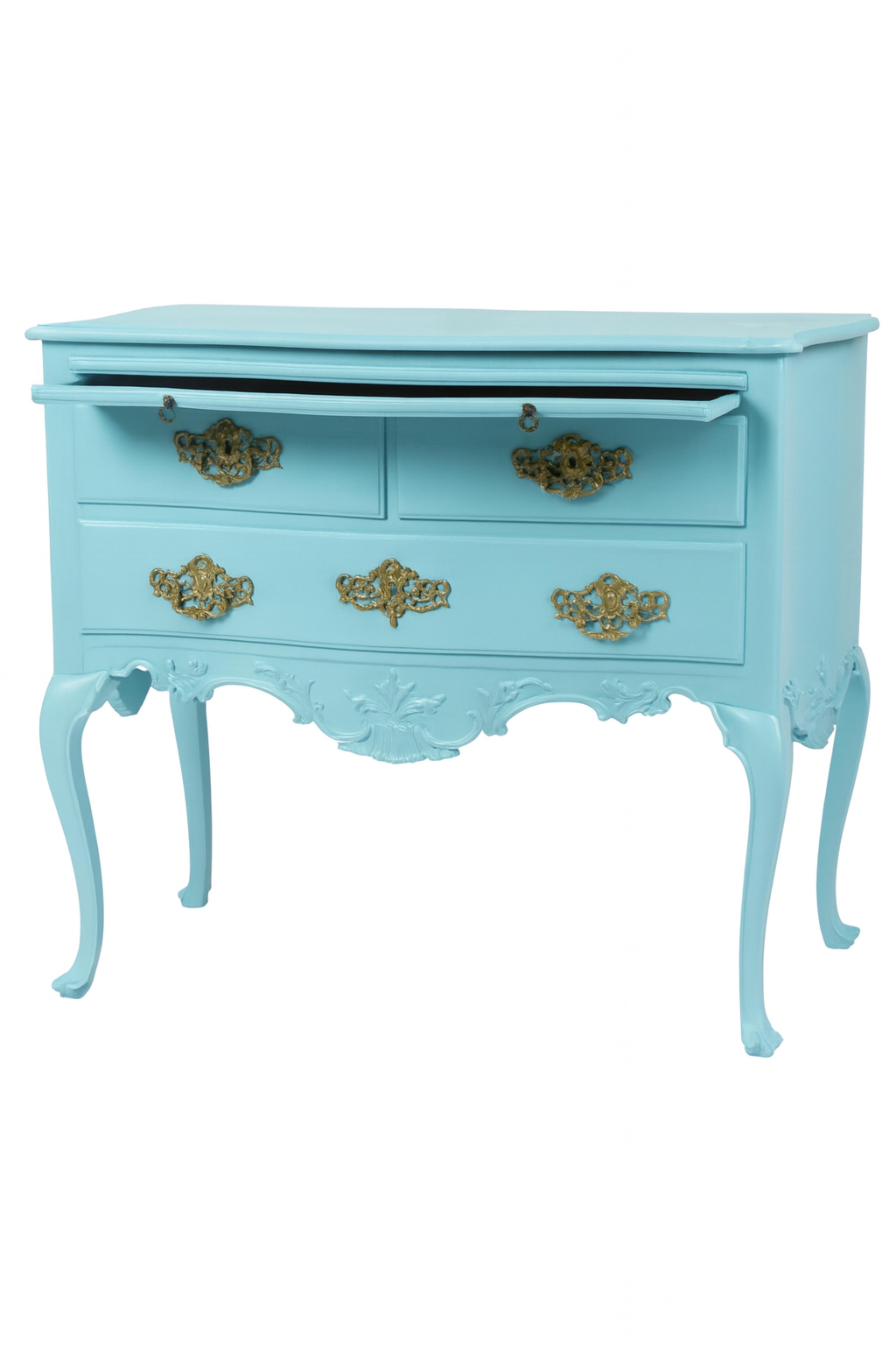 A small chest of drawers irefinished in blue egg (color reference #96ded1) walnut with cut-out vegetarist skirt, bombée legs and gilded hardware, a large drawer, wide eyelets, two small drawers and a large drawing board, with English styled
