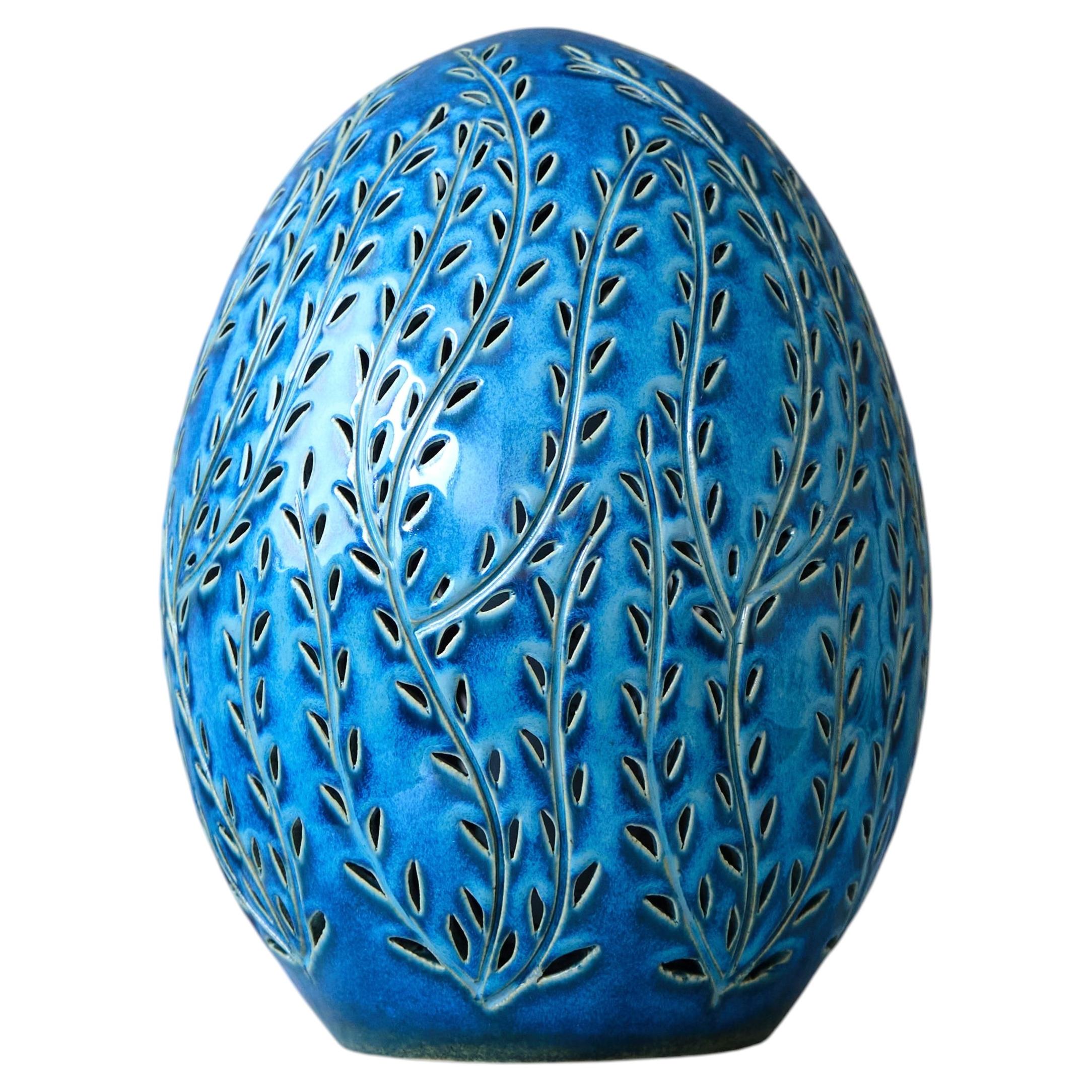 What is the difference between pottery and stoneware?