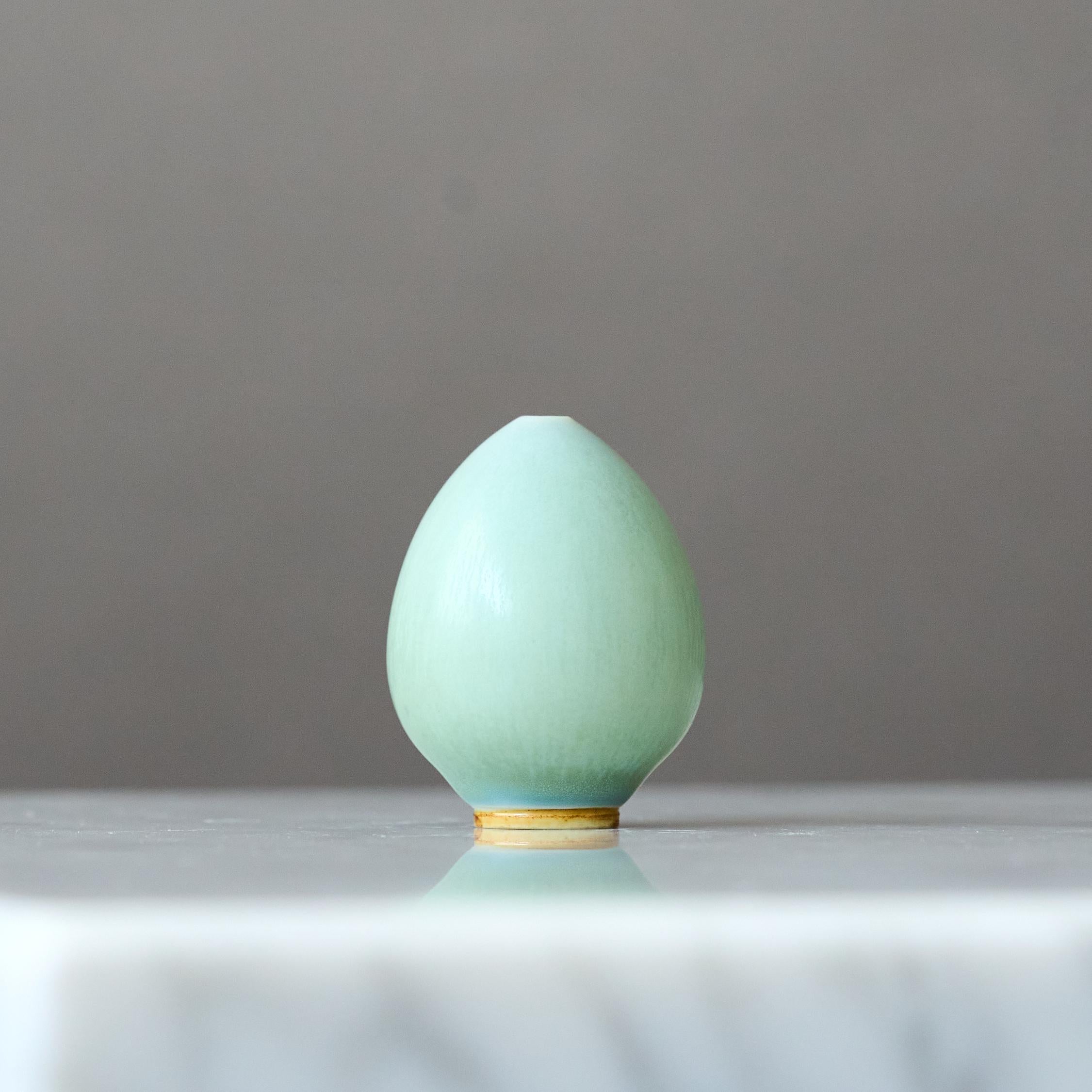 Glazed Blue Eggshaped Stoneware Vase Berndt Friberg. Gustavsberg Studio, Sweden 1960s For Sale