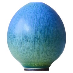 Blaue eiförmige steinzeugvase von Berndt Friberg. Gustavsberg Studio, Schweden 1964