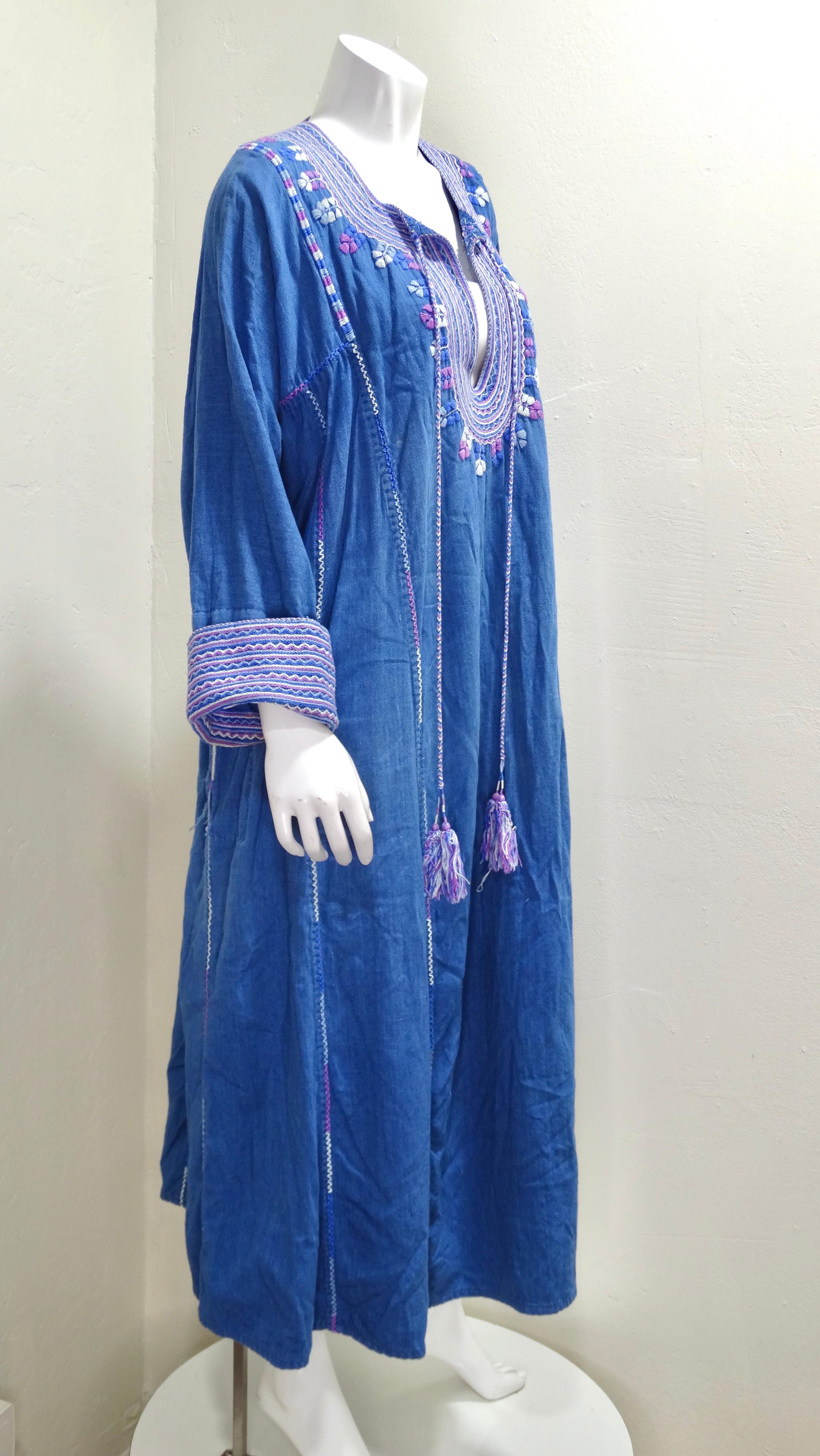 Blue Embroidered 1970's Kaftan In Good Condition In Scottsdale, AZ