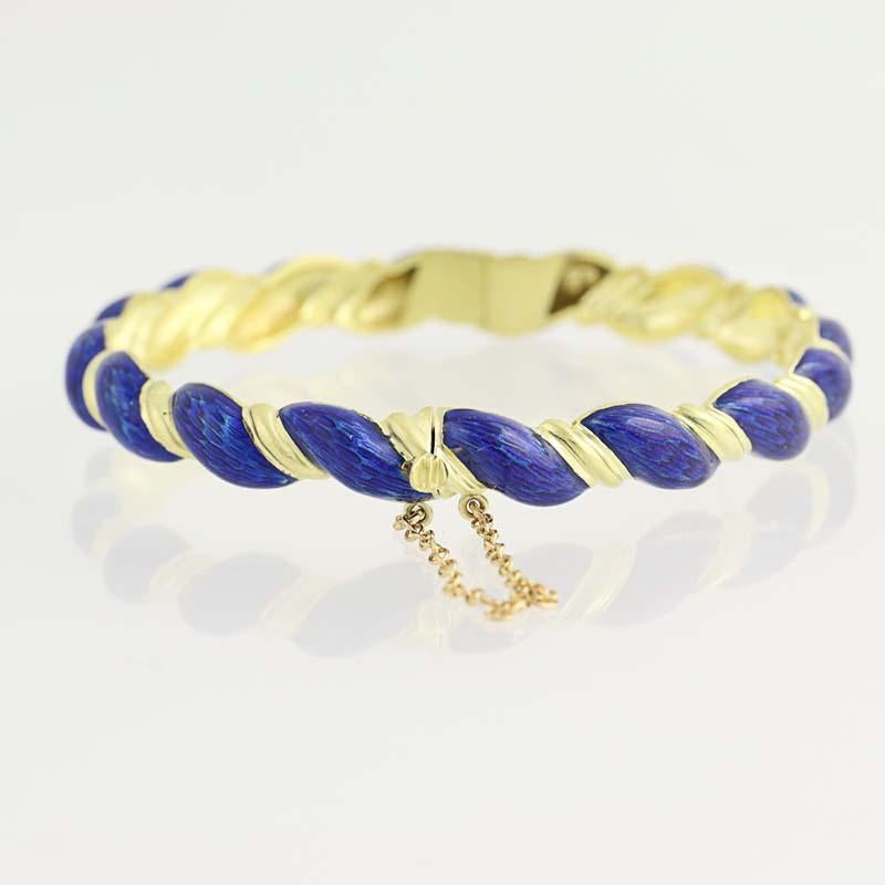 Blue Enamel Bangle Bracelet, 18 Karat Yellow Gold Oval Rope Design In Excellent Condition In Greensboro, NC