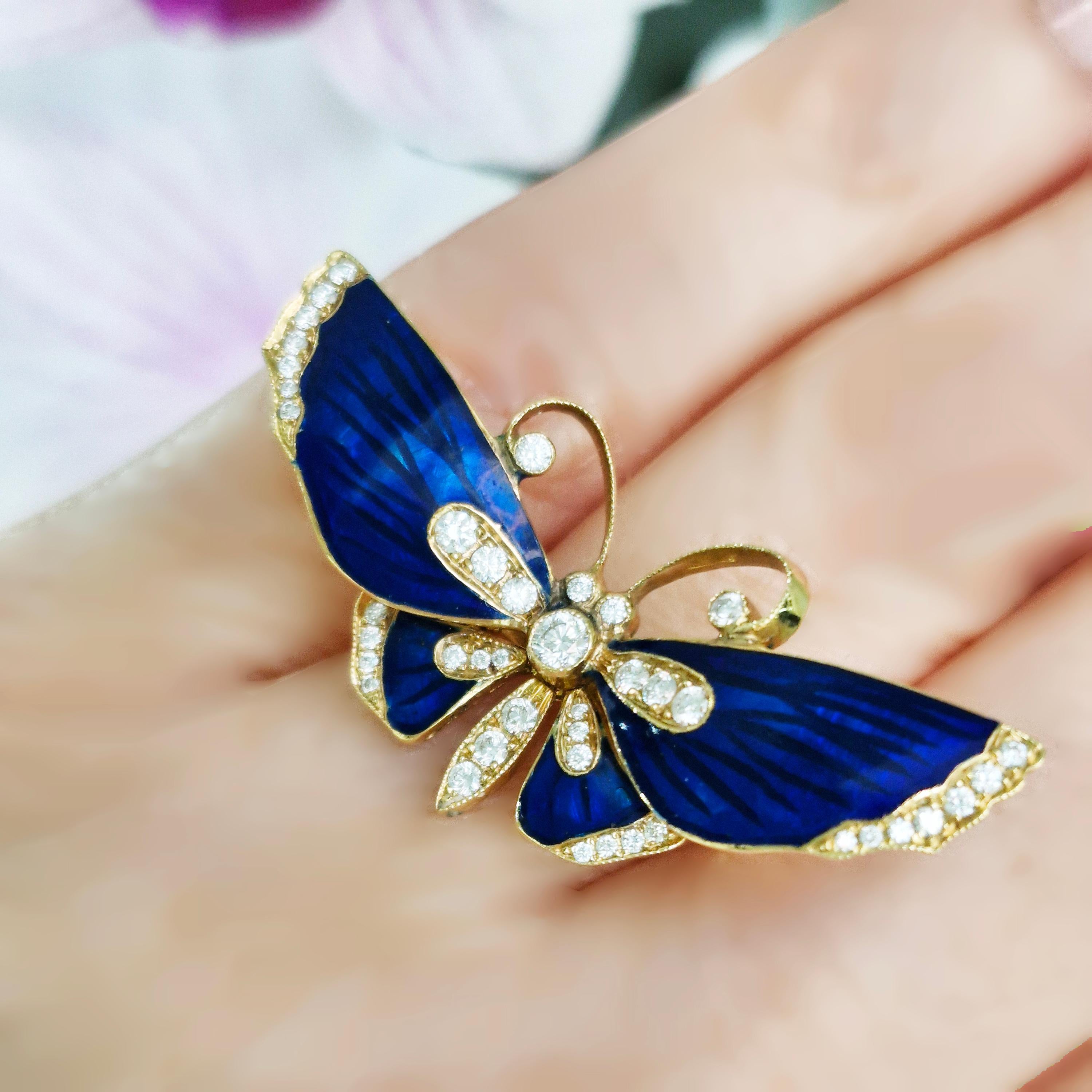 Taglio brillante Anello moderno a farfalla in oro e diamanti con smalto blu Basse Taille in vendita