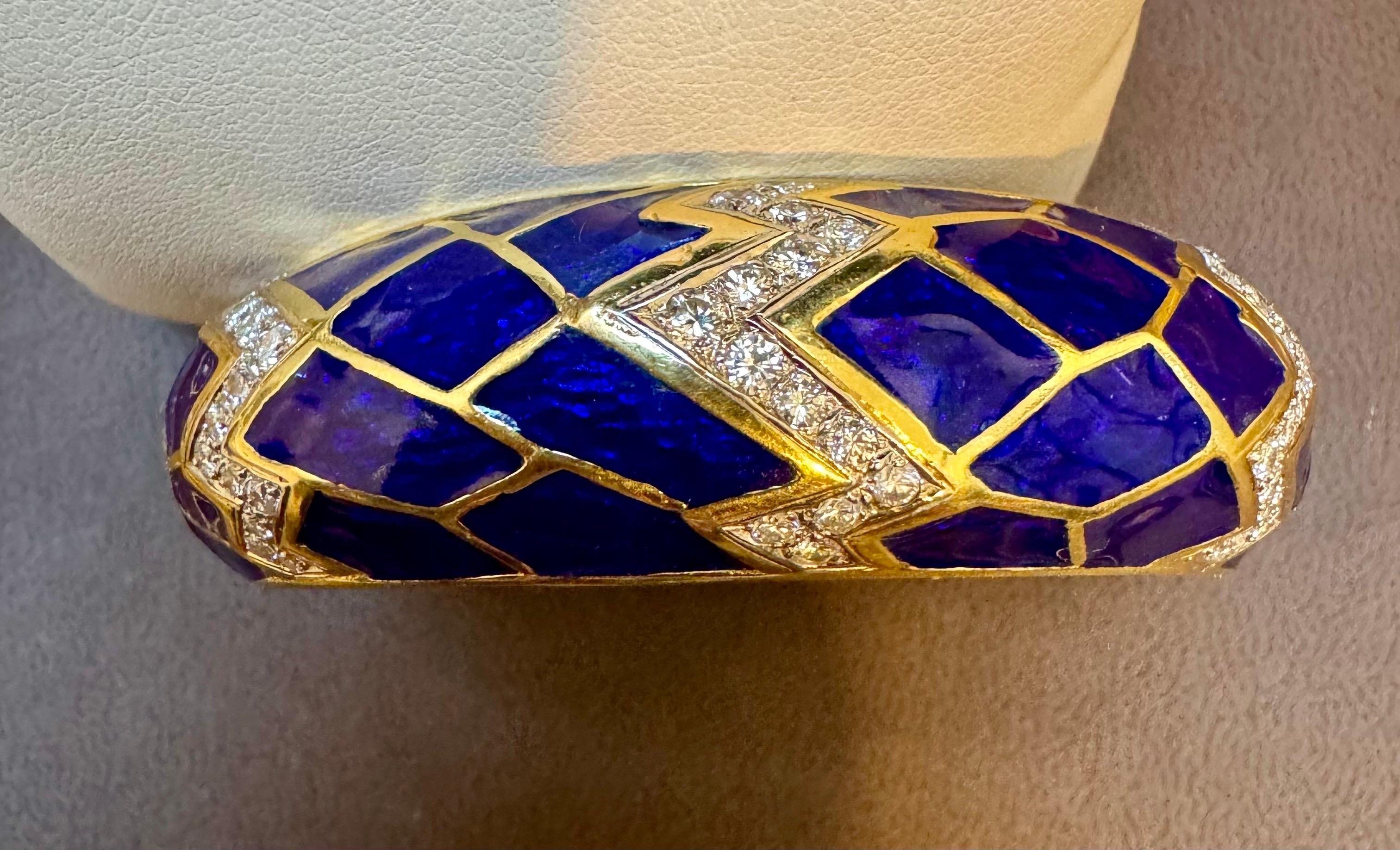Taille ronde Bracelet jonc / bracelet en or jaune 18 carats, émail bleu et diamants 80 grammes en vente