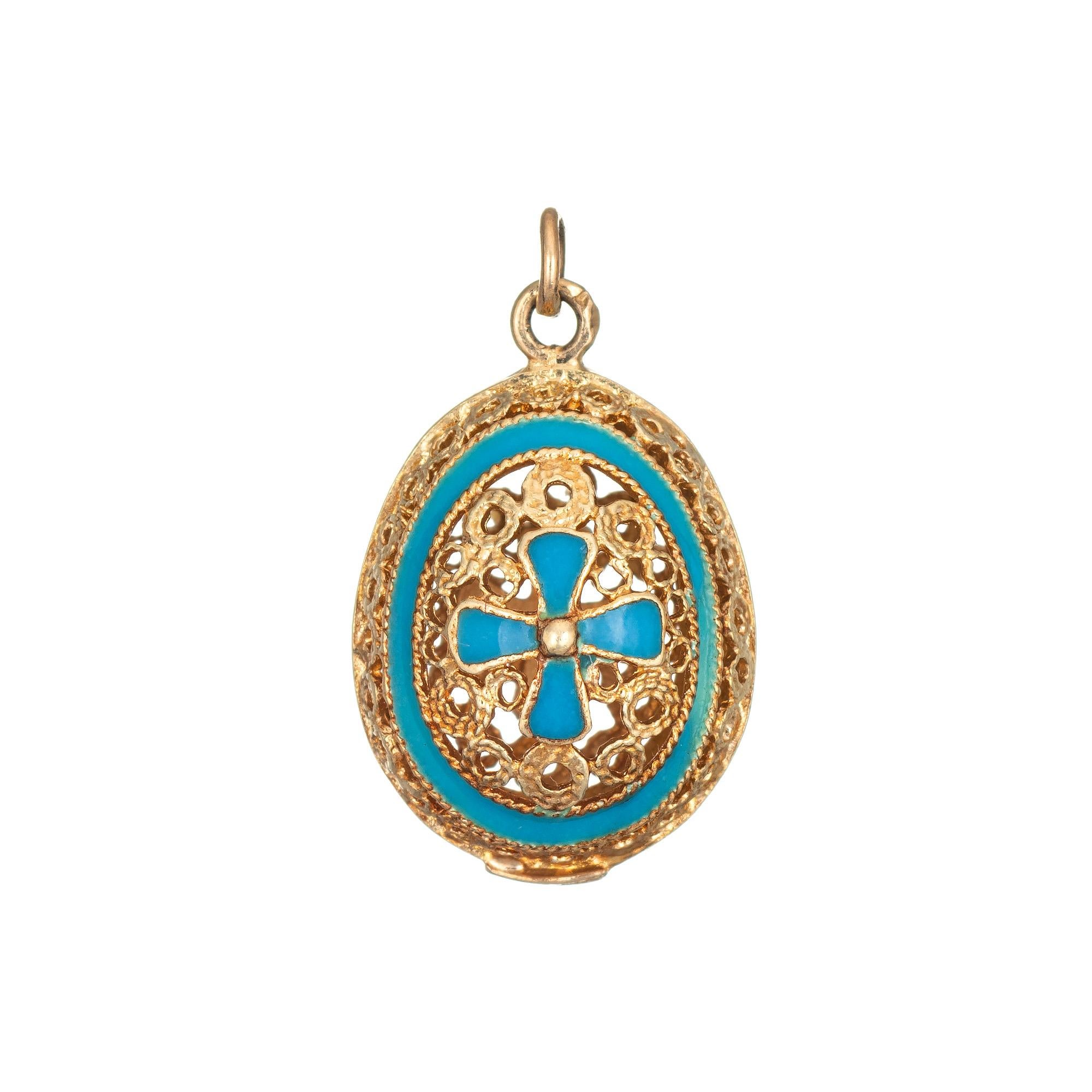 Blue Enamel Egg Charm Vintage 14 Karat Gold Filigree Religious Cross Pendant In Good Condition In Torrance, CA