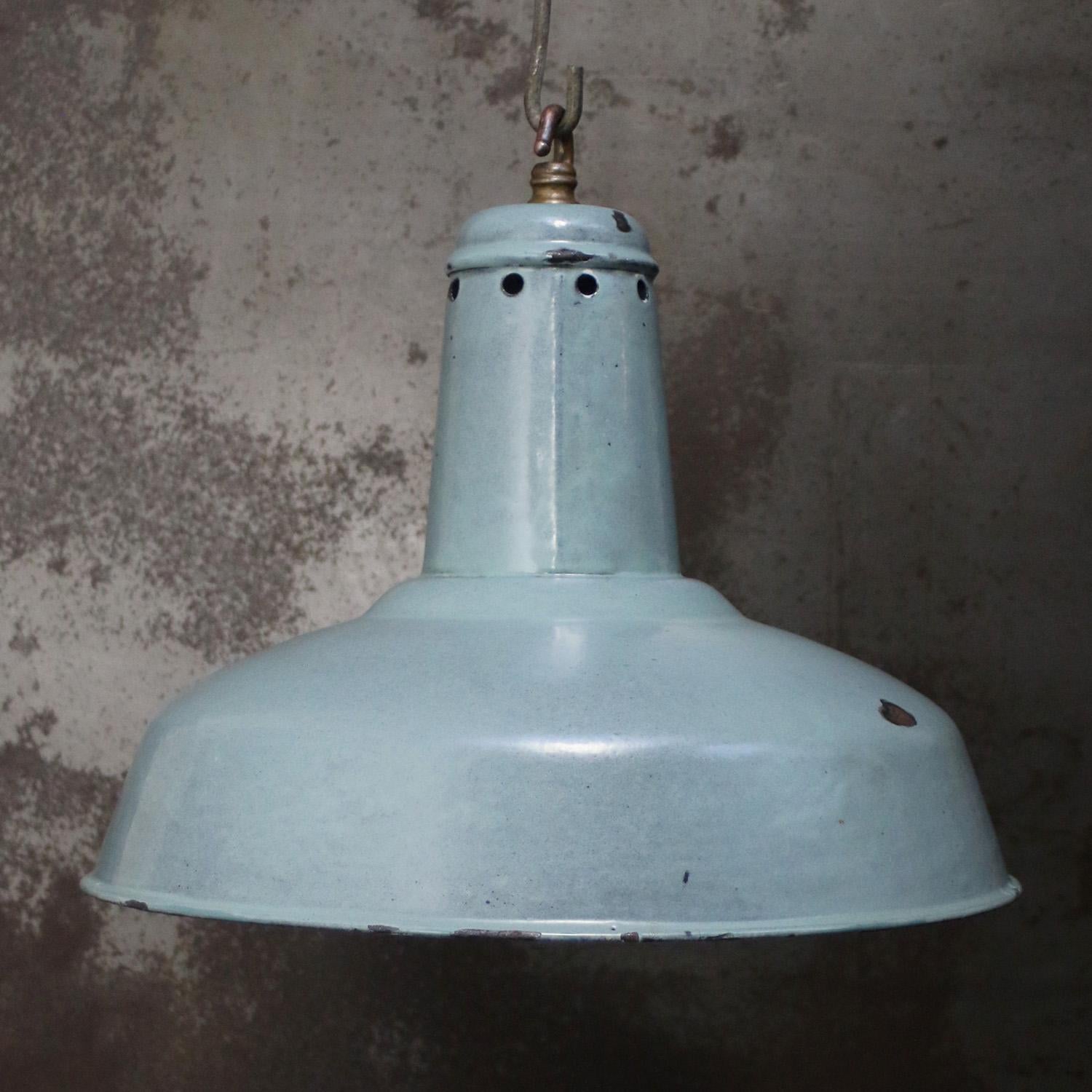 Blue French Enamel Factory Pendant Light
Thick quality Enamel.
Used in warehouses and factories.

Weight: 1.50 kg / 3.3 lb

Priced per individual item. All lamps have been made suitable by international standards for incandescent light bulbs,