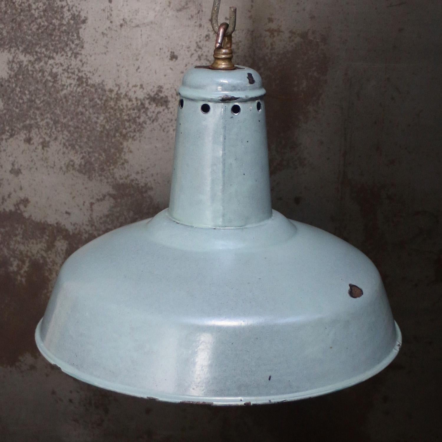 Blue Enamel French Vintage Industrial Pendant Light In Good Condition For Sale In Amsterdam, NL