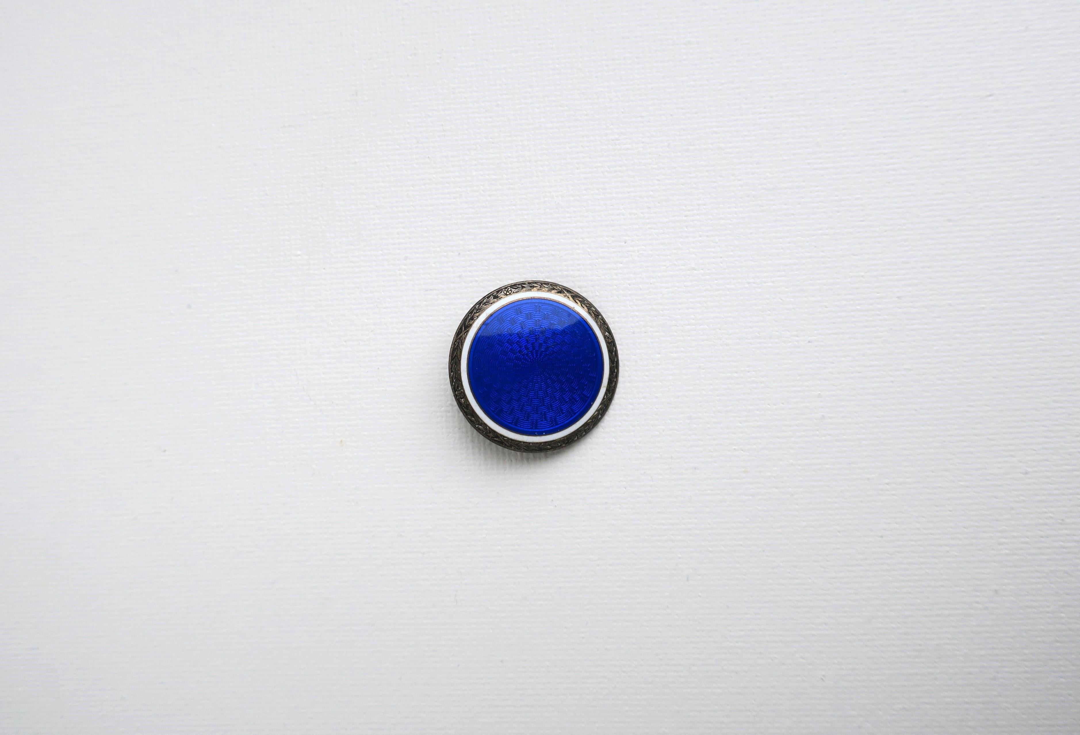Blue Enamel Guilloche and Sterling Silver Pin Brooch In condizioni buone in vendita a New York, NY
