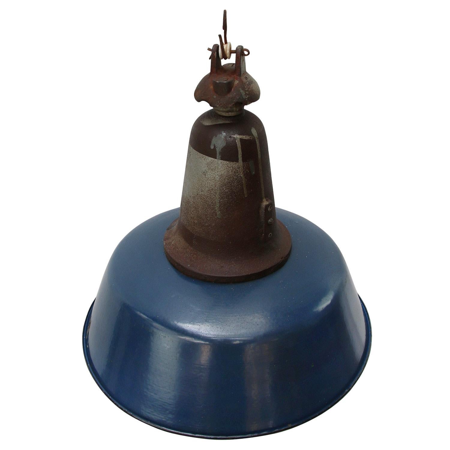 Factory lamp. Blue enamel with cast iron top.
White interior.

Weight: 5.1 kg / 11.2 lb

Priced per individual item. All lamps have been made suitable by international standards for incandescent light bulbs, energy-efficient and LED bulbs.