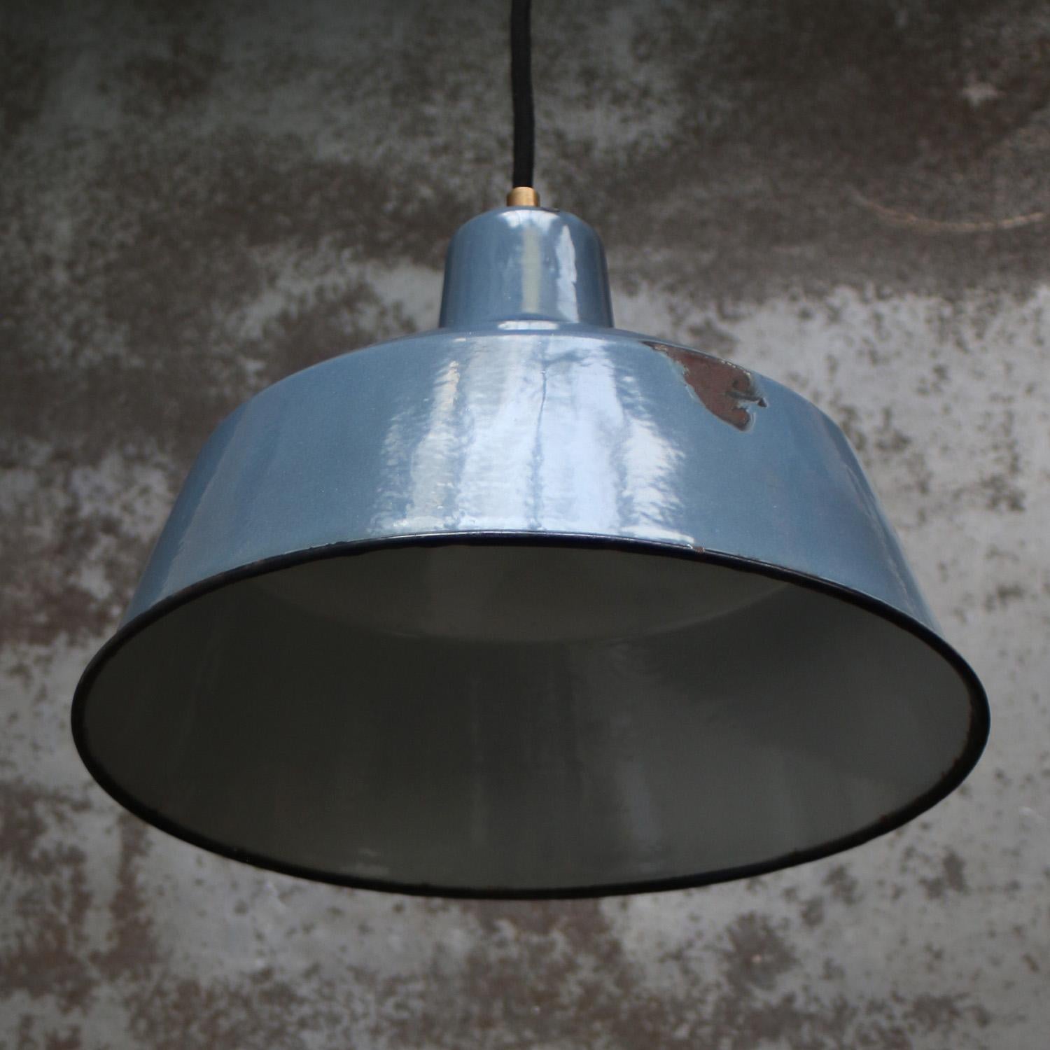 Lámpara Colgante Fábrica Industrial Vintage Esmaltada Azul Húngaro en venta