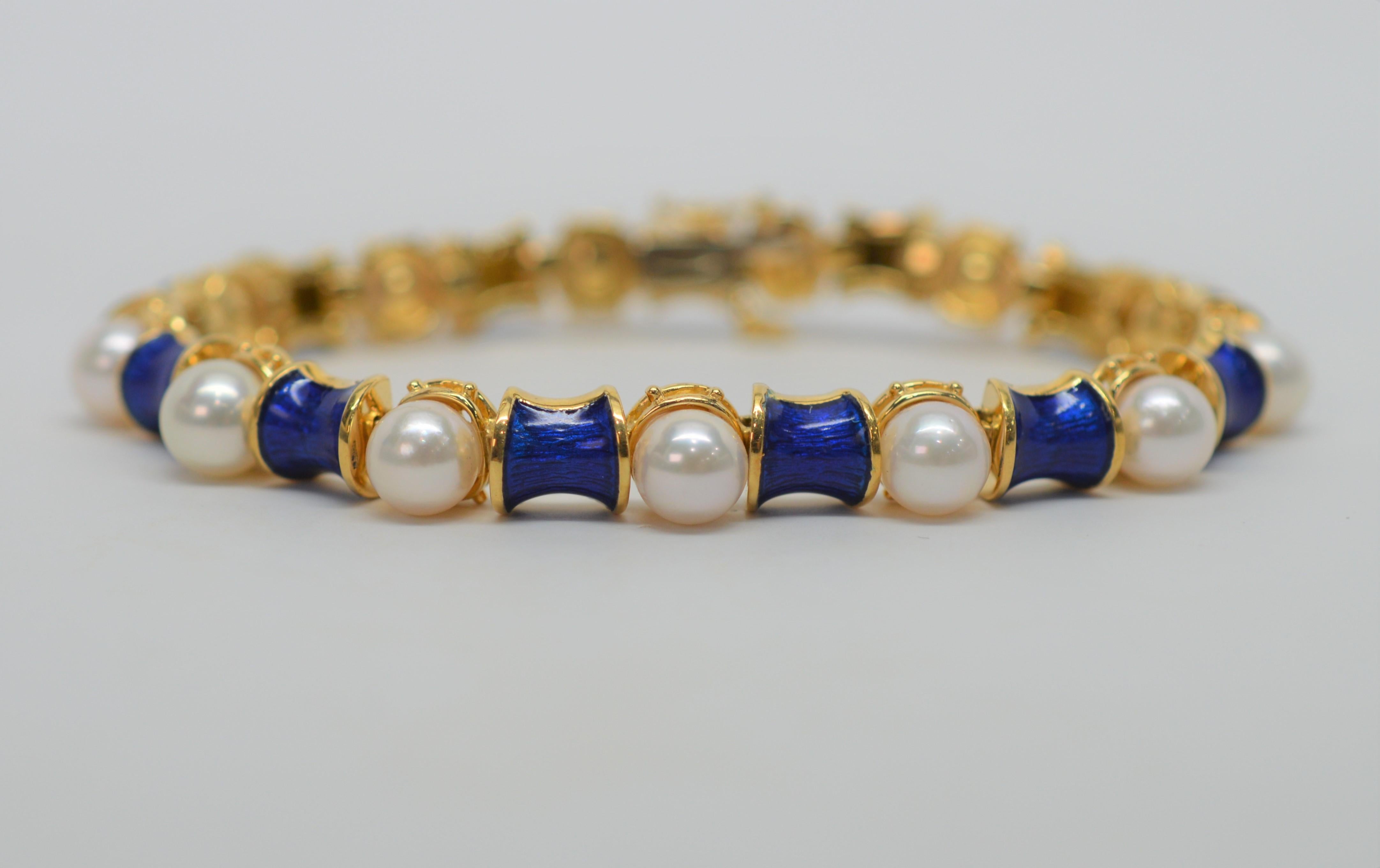 Round Cut Blue Enamel Pearl Link 18 Karat Yellow Gold Bracelet