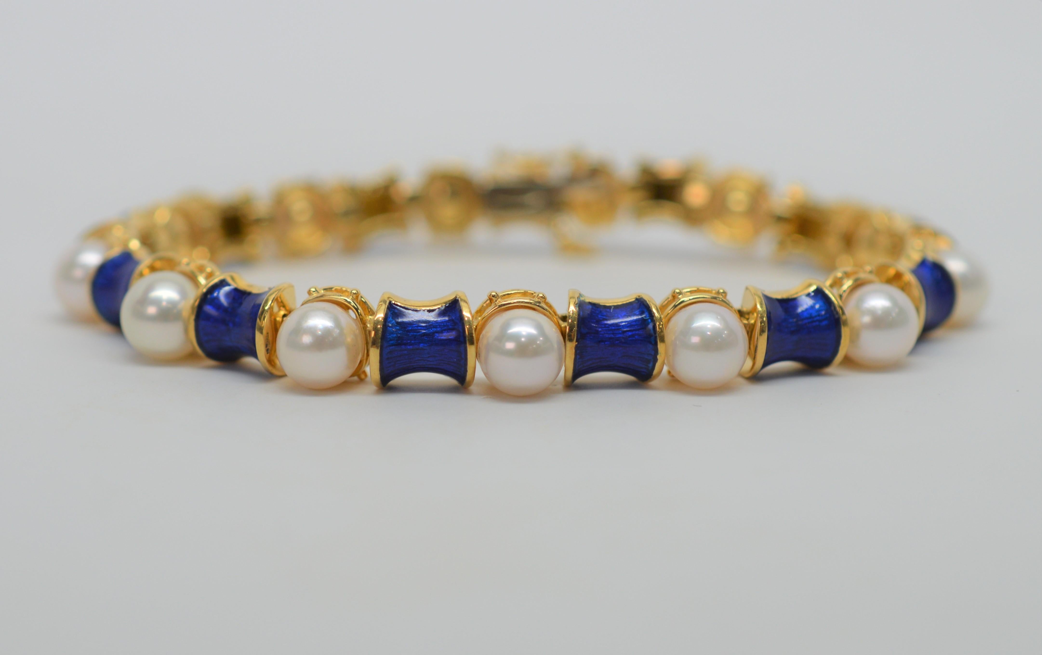 Blue Enamel Pearl Link 18 Karat Yellow Gold Bracelet In Good Condition In Mount Kisco, NY