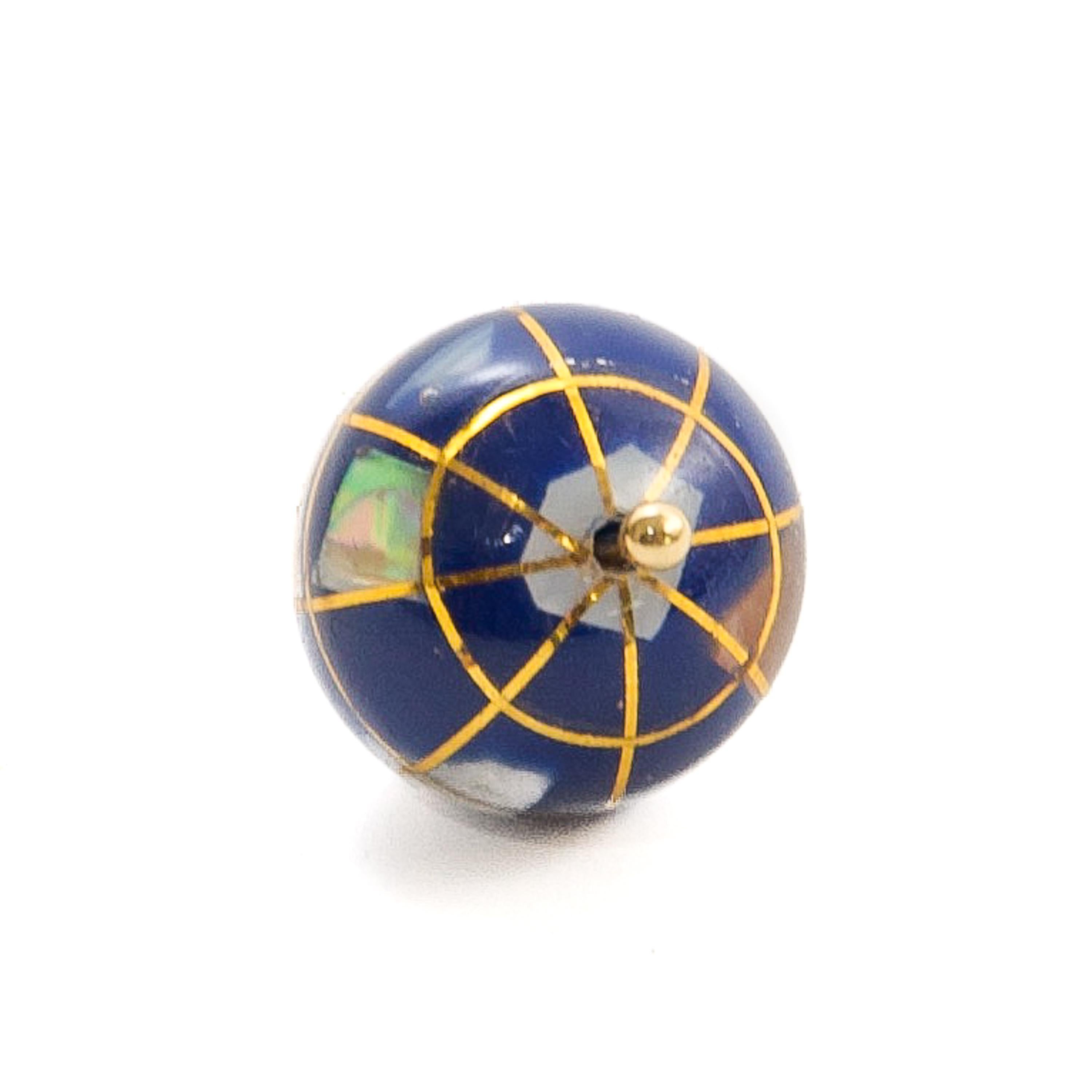 Ciondolo a forma di globo in oro con smalto blu e pietre preziose in vendita 1