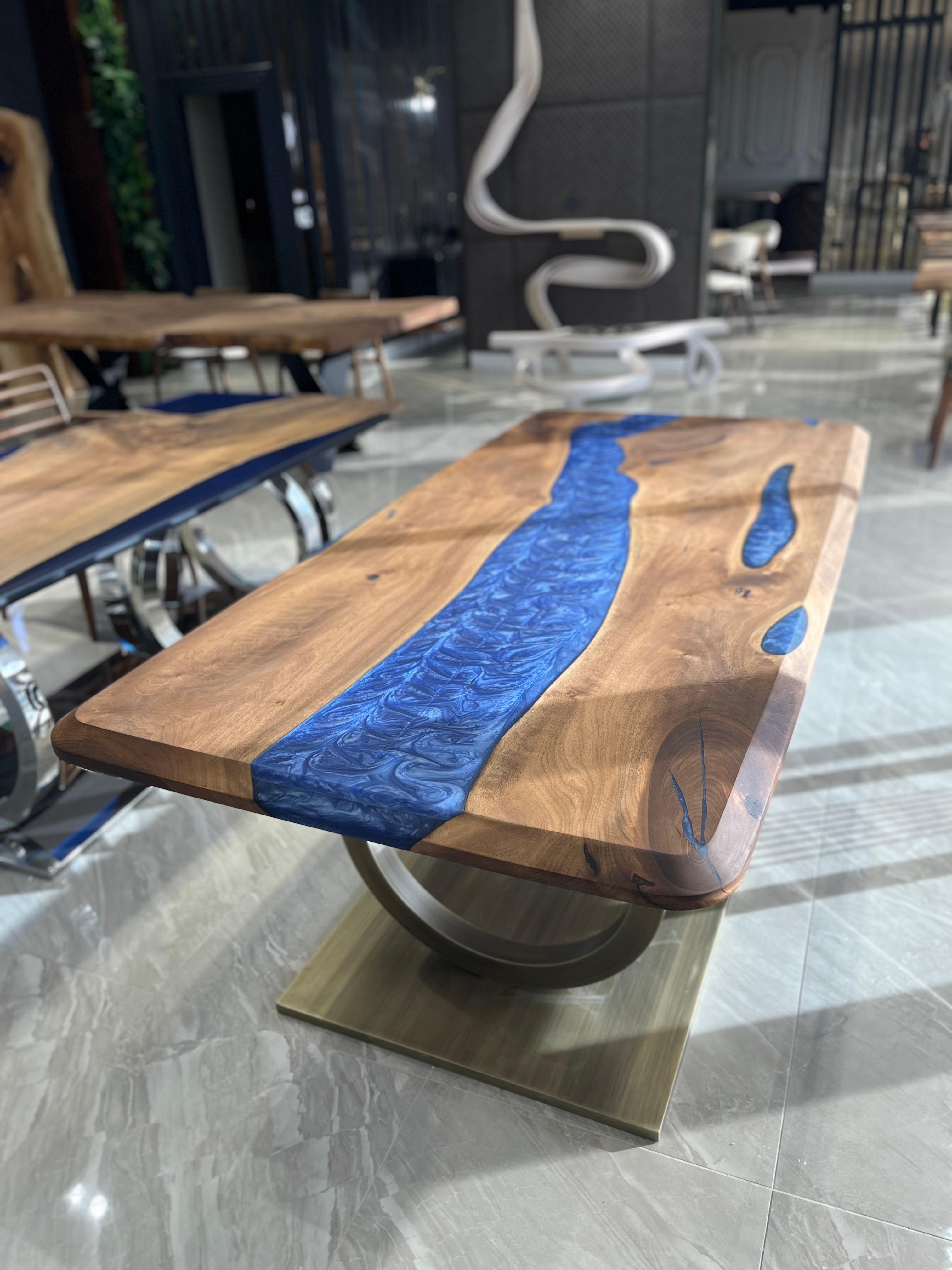 table bois resine bleu