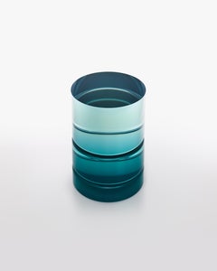 Table d'appoint « Blue ETS Resin » de Niko Koronis